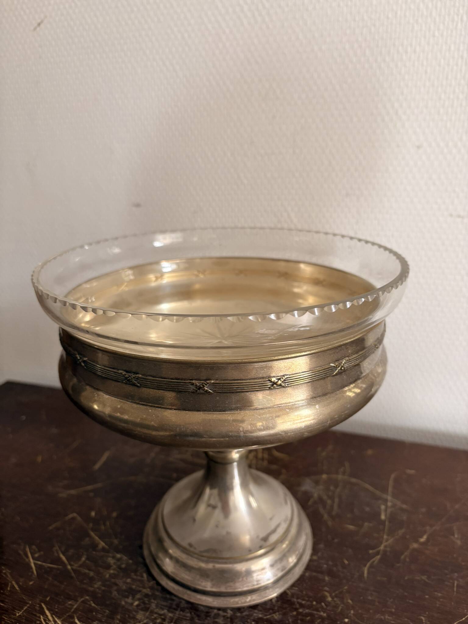 Bowl Coupe Pedestal Sweetmeat Dish Compote Silver-Plated Glass Engraved Fine