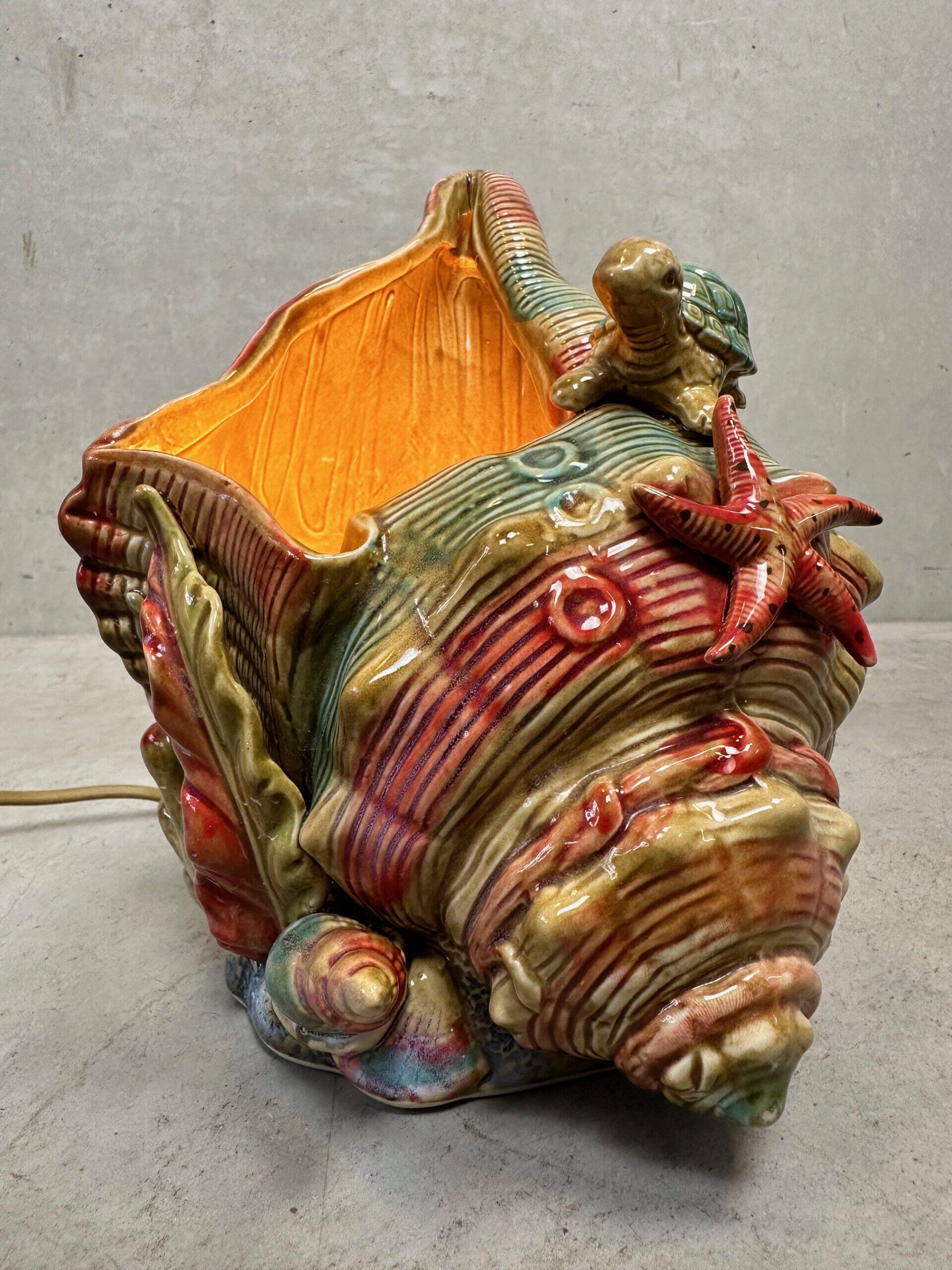 Vintage 'scene' lamp – ceramic