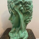 Vase tête de style art nouveau
