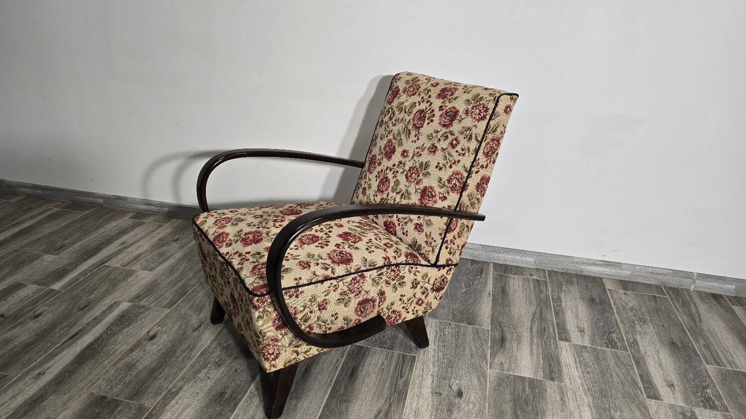 Art deco armchair by Jindrich Halabala, 1940s