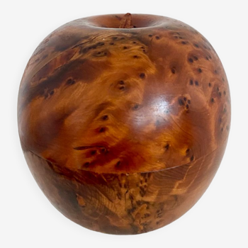Apple-shaped cedar jewelry box