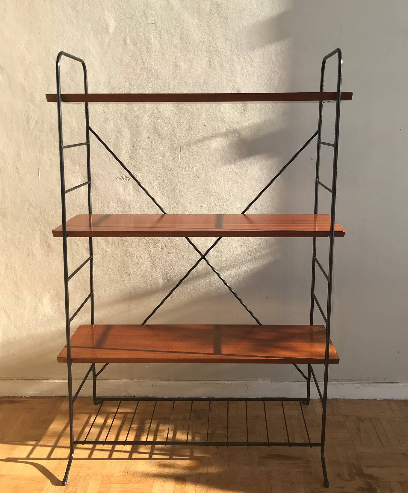 Modular shelf on legs - 1960