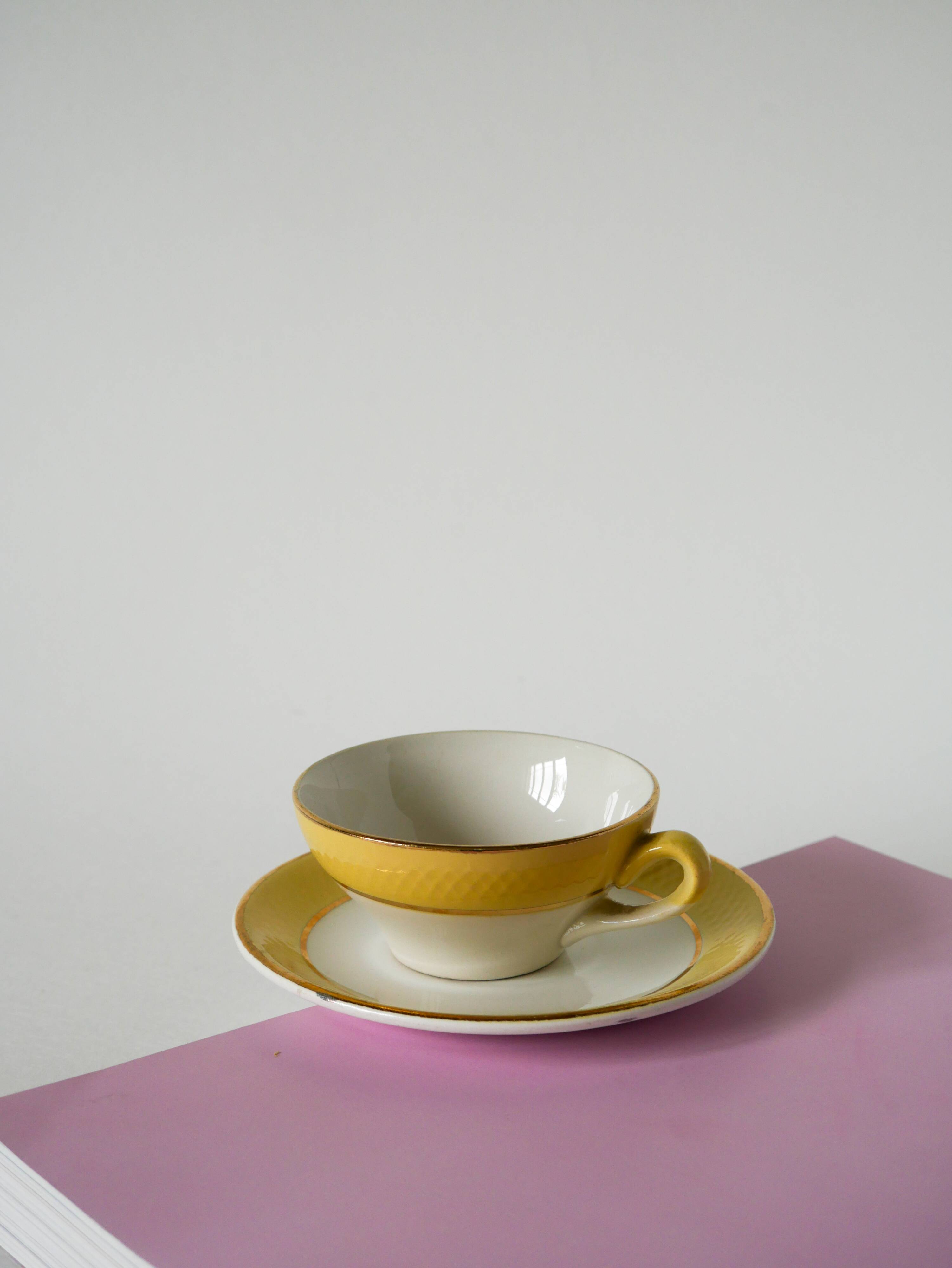 Badonviller Yellow Poussin honeycomb coffee service, composed of 6 cups, 1950