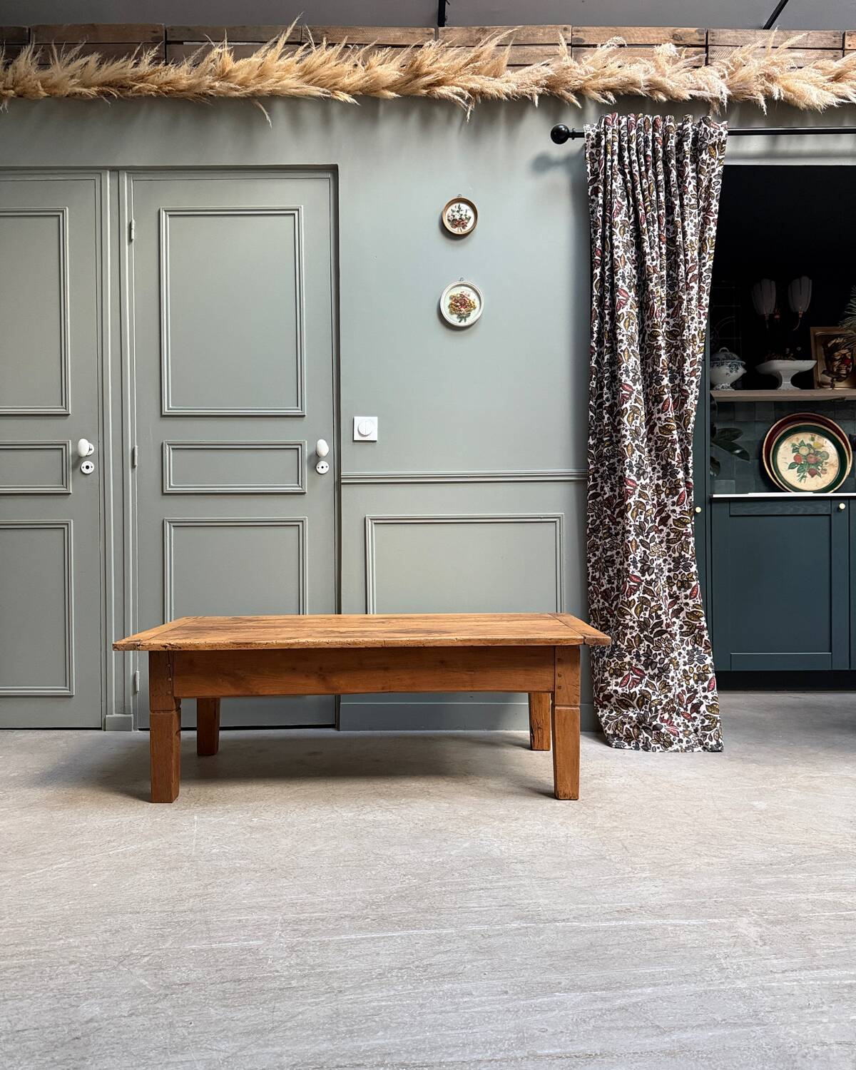 Large vintage coffee table in solid wood (renovated)