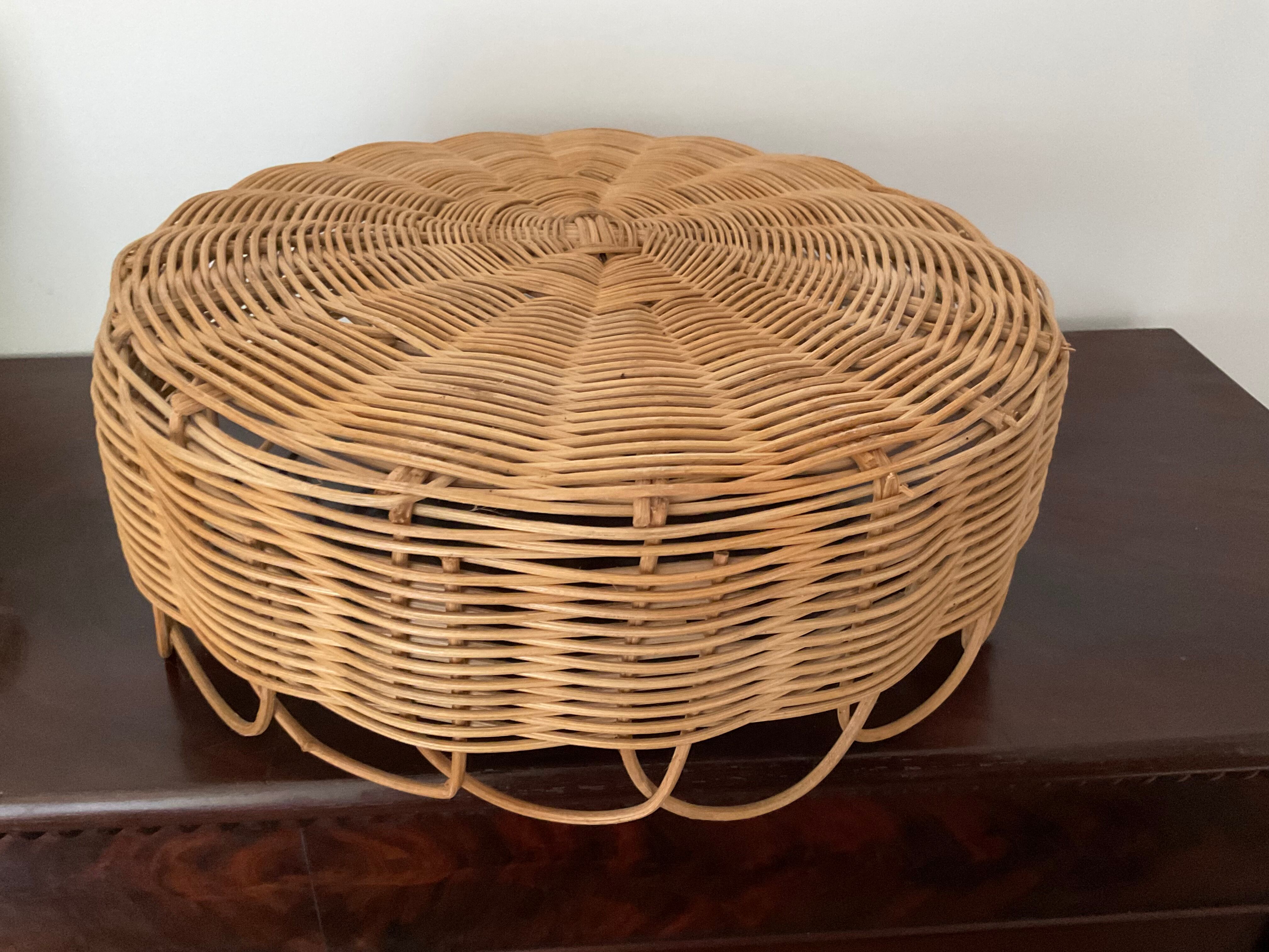 Wicker glass top, sun shape.