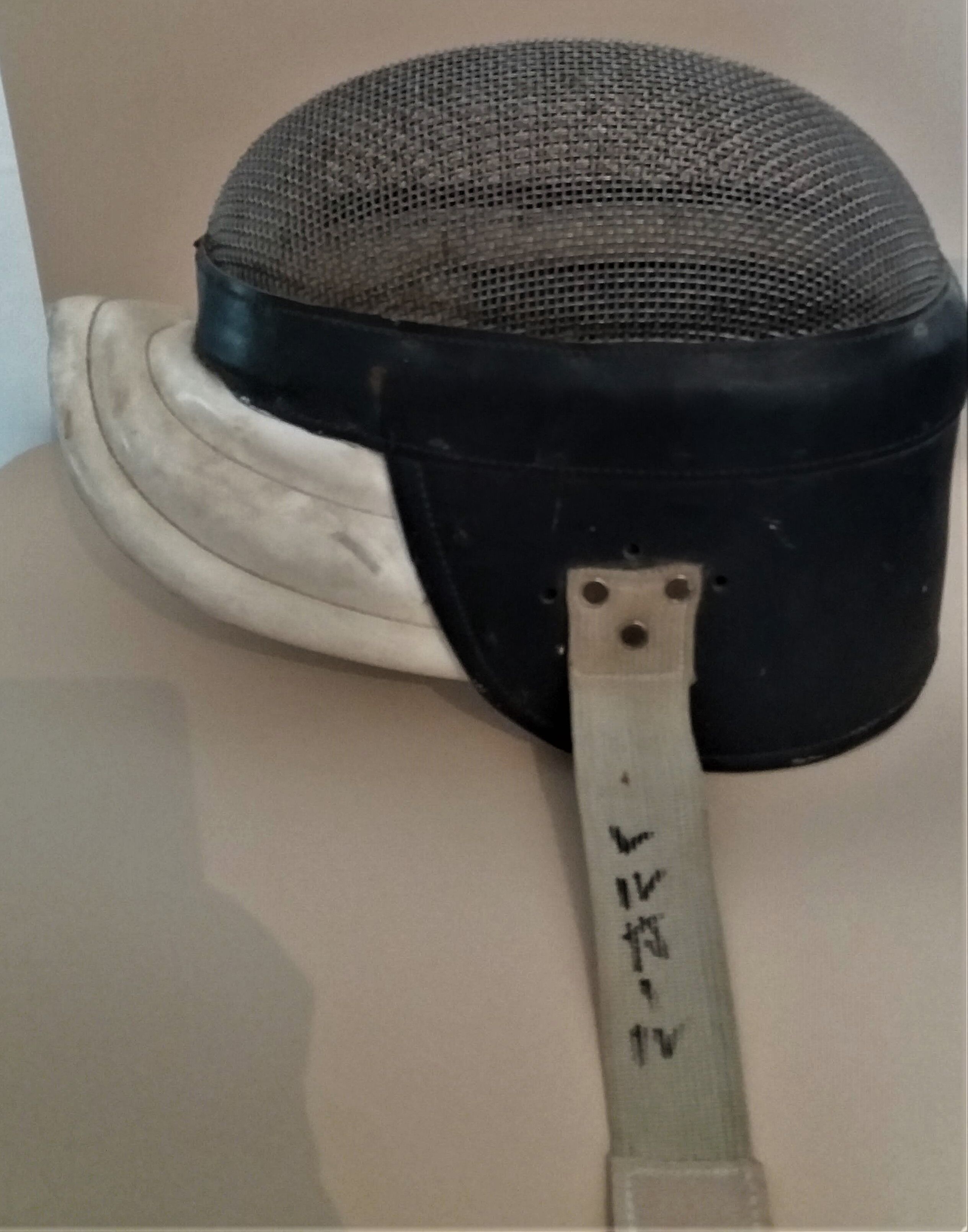 Casque d'escrime vintage