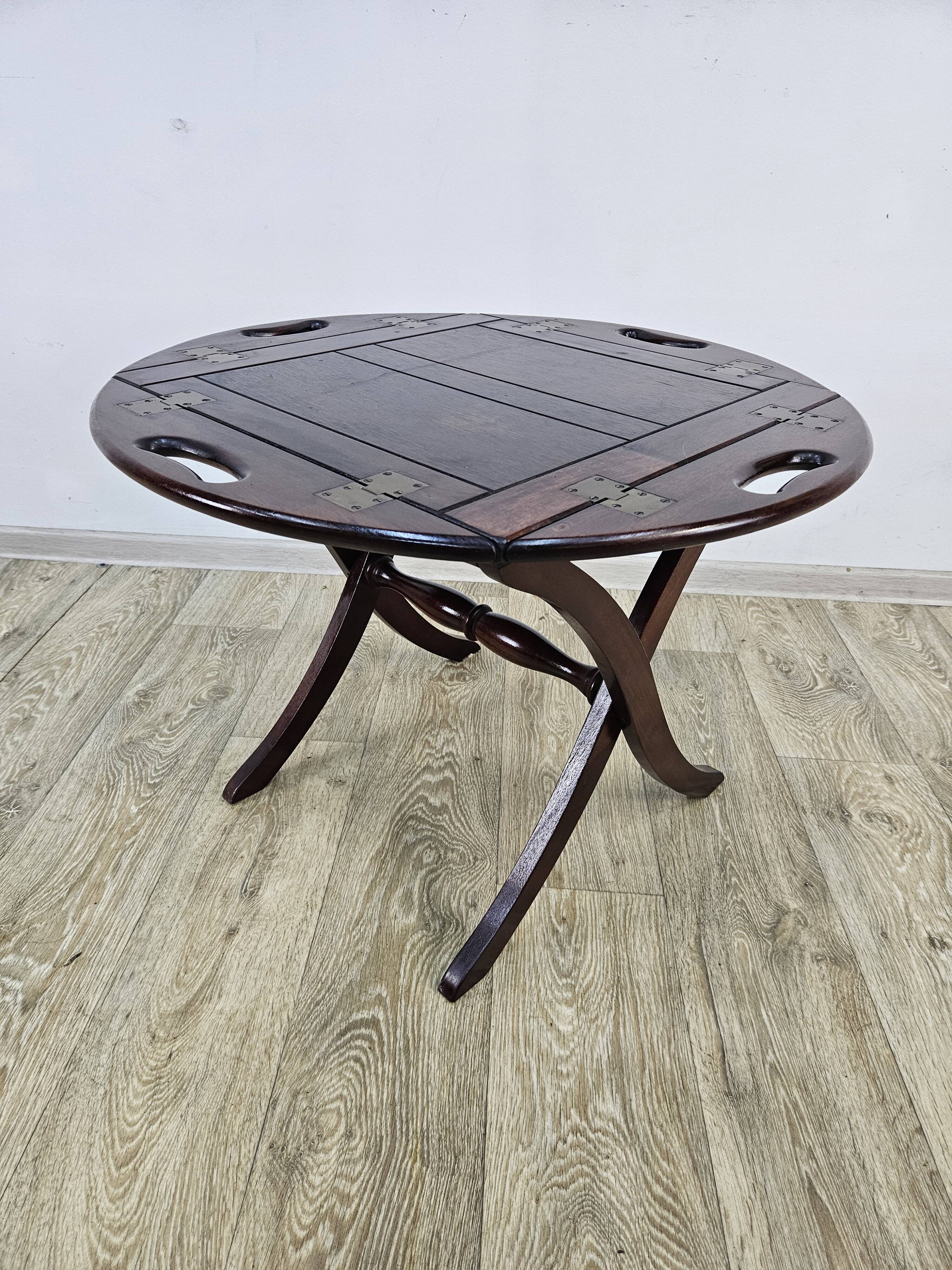 Vintage mahogany table, England, 1970s.