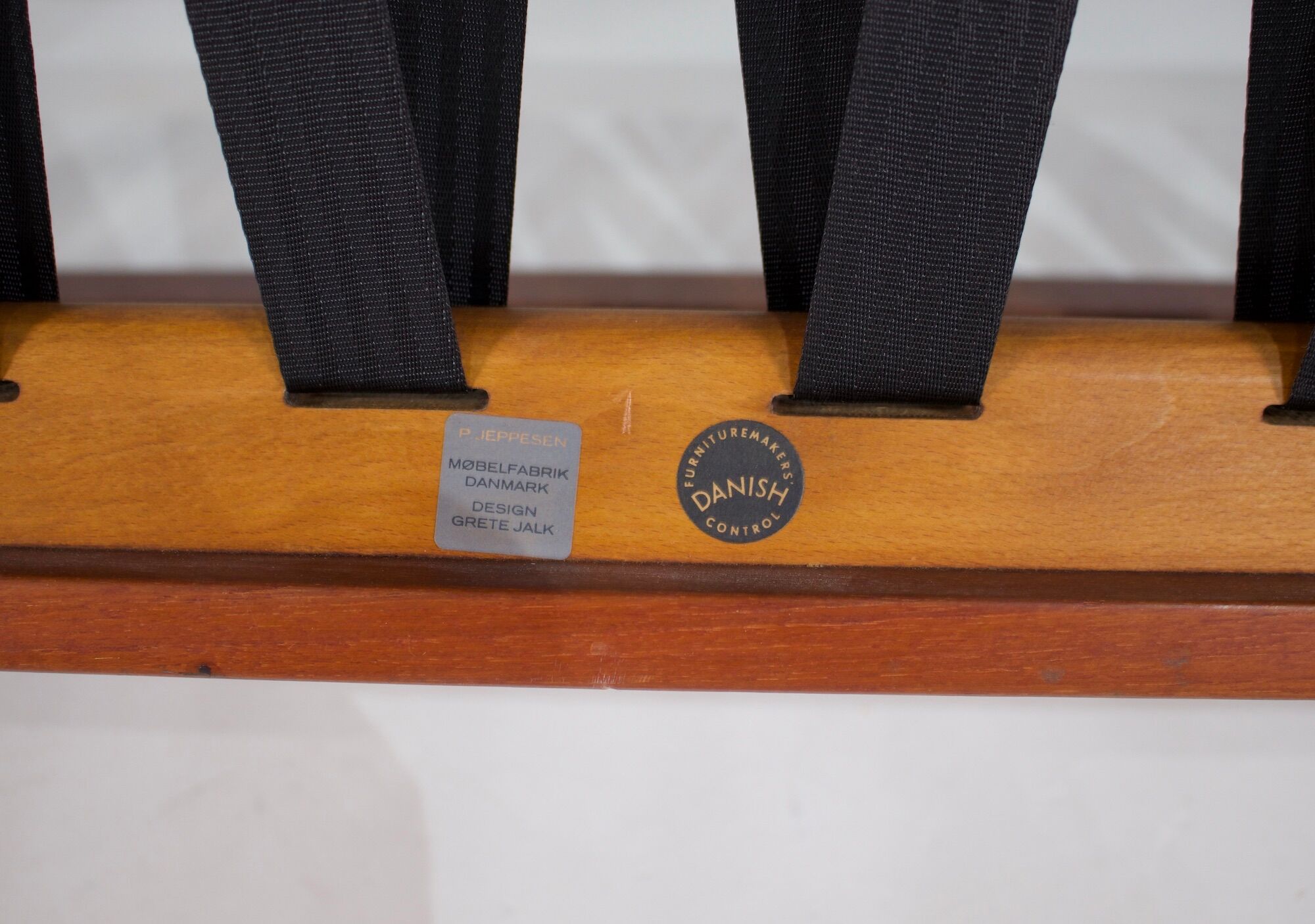 Bench "PJ 56/3" by Grete Jalk