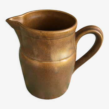 Digoin pitcher in sandstone