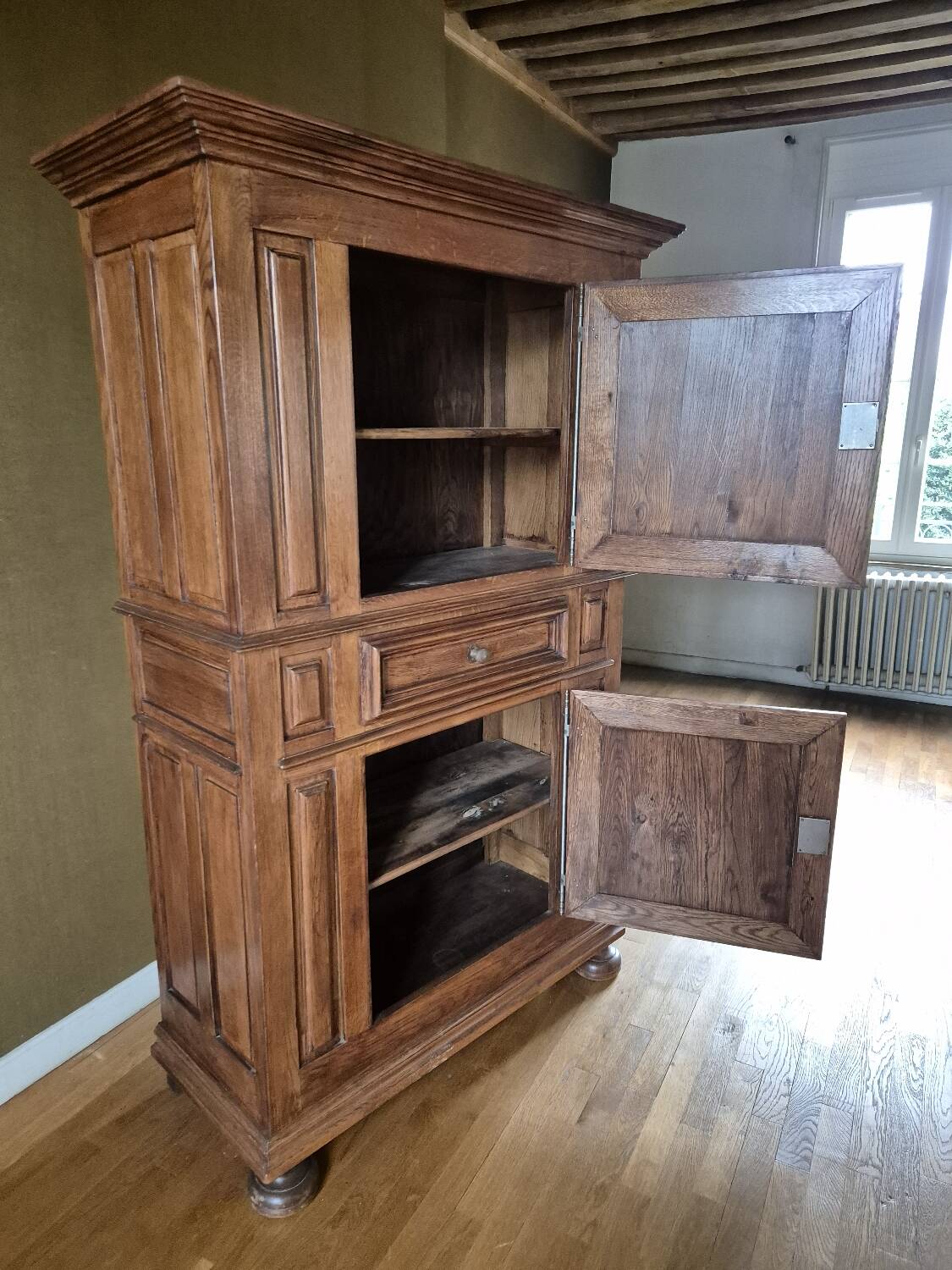 Bonnetière dit homme debout en chêne massif à pointes de diamants style Louis XIII