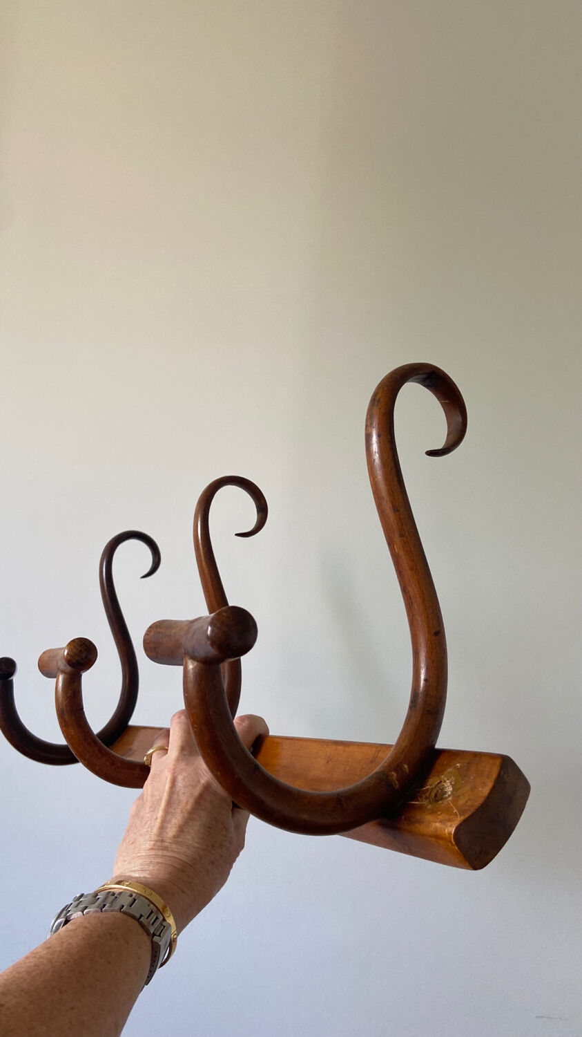 Thonet curved wood wall coat rack with 3 hooks, late 19th century