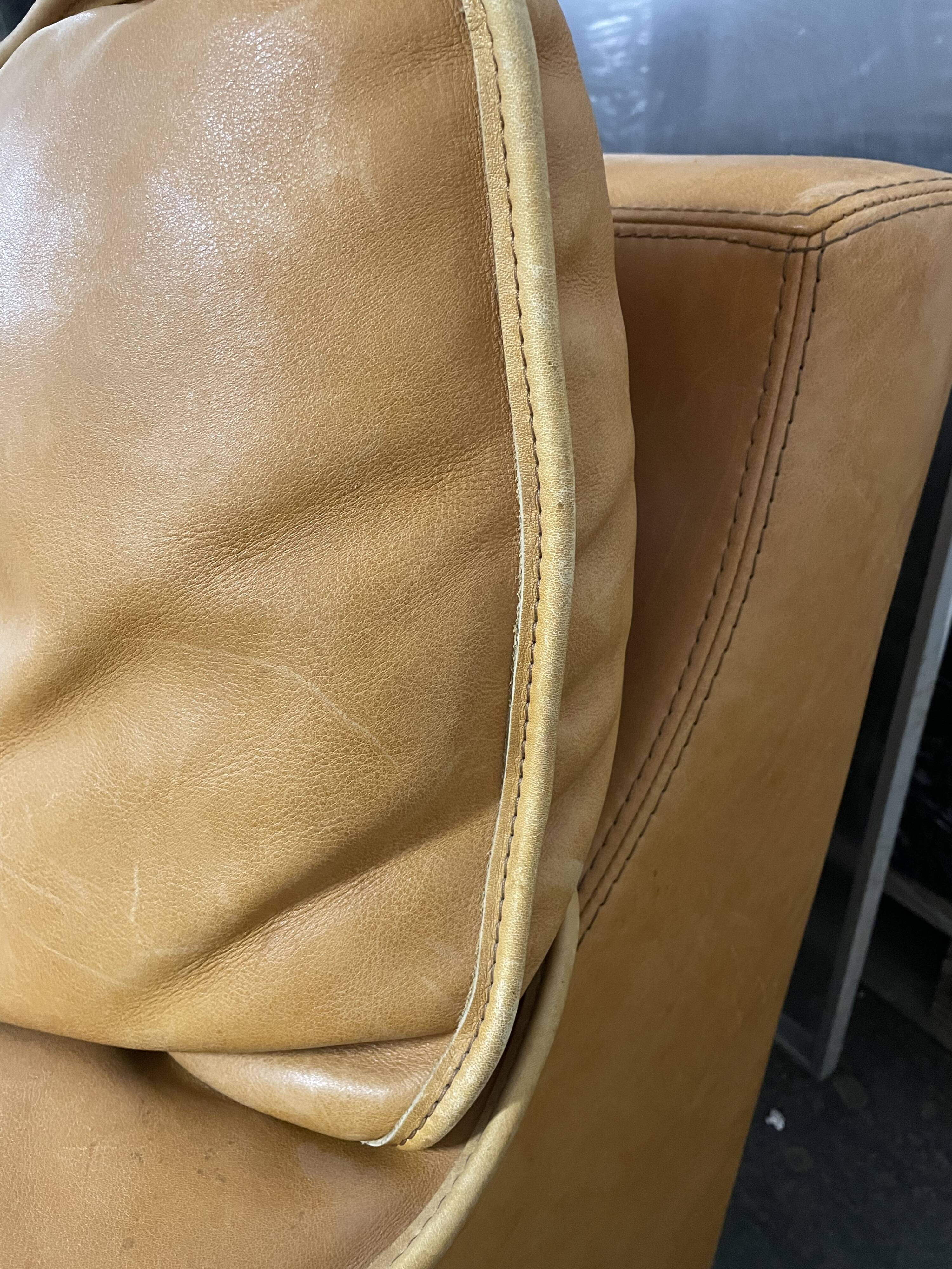 Canapé en cuir marron Roche Bobois