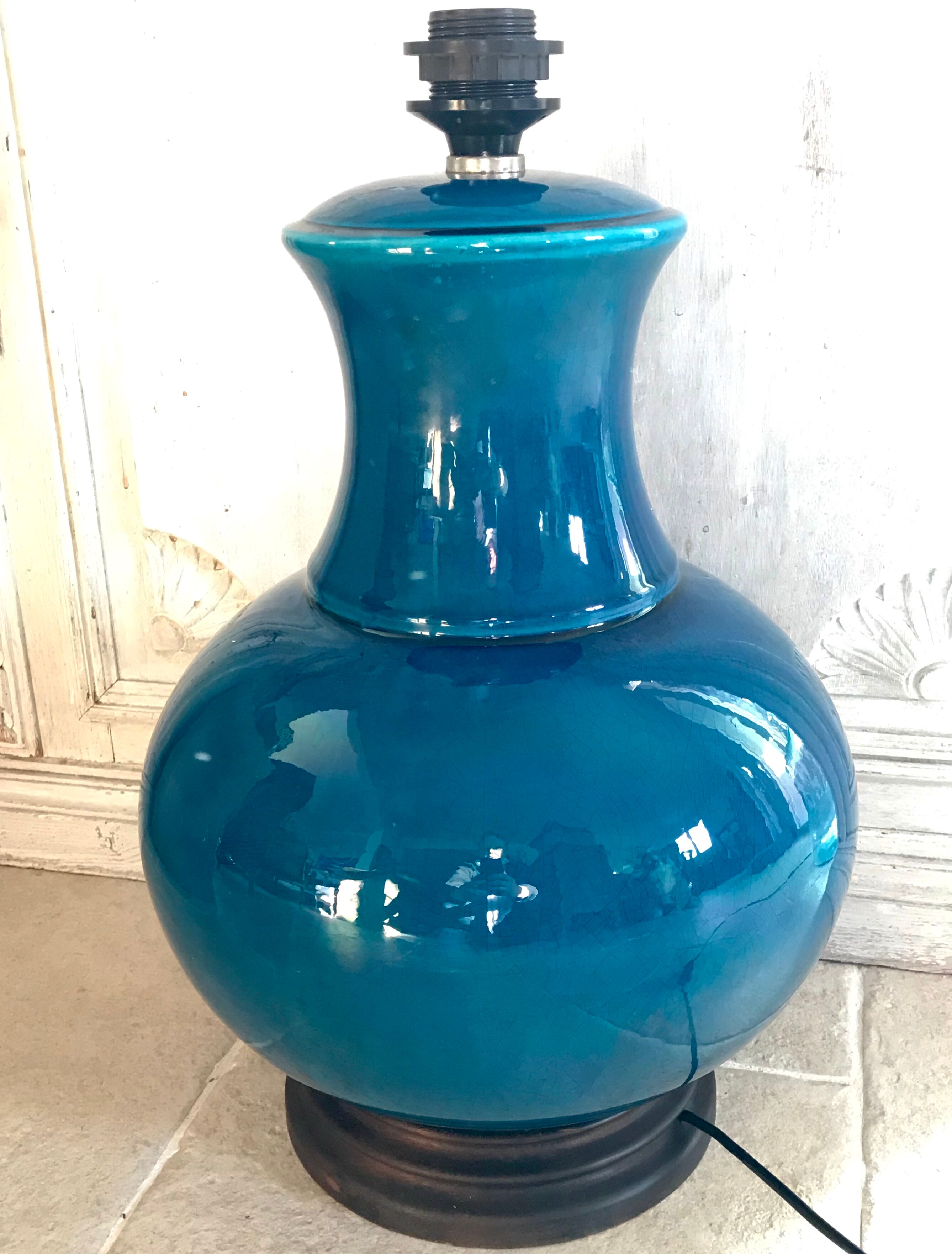 Vintage cracked ceramic lamp