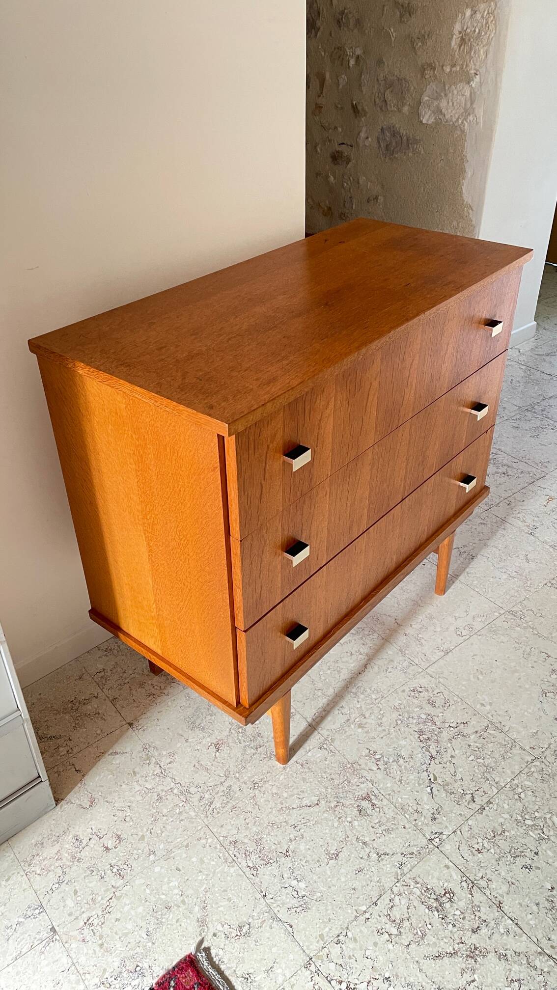 Vintage design geometric chest