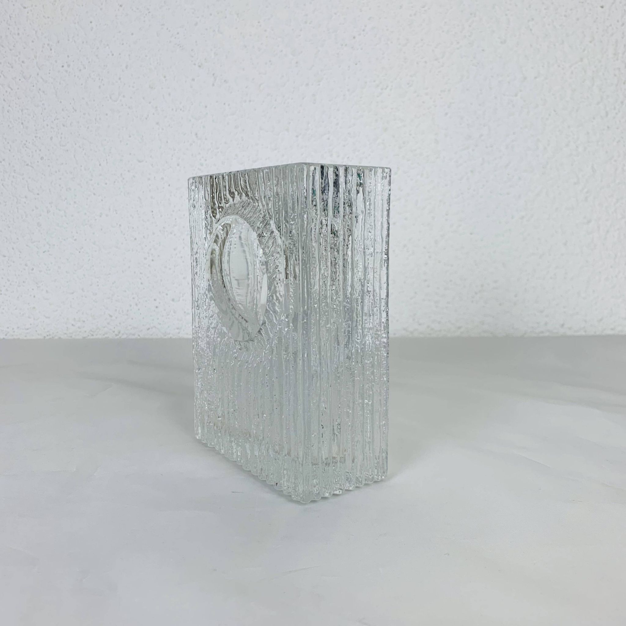Daum vase, Cratère model, crystal, 1970s