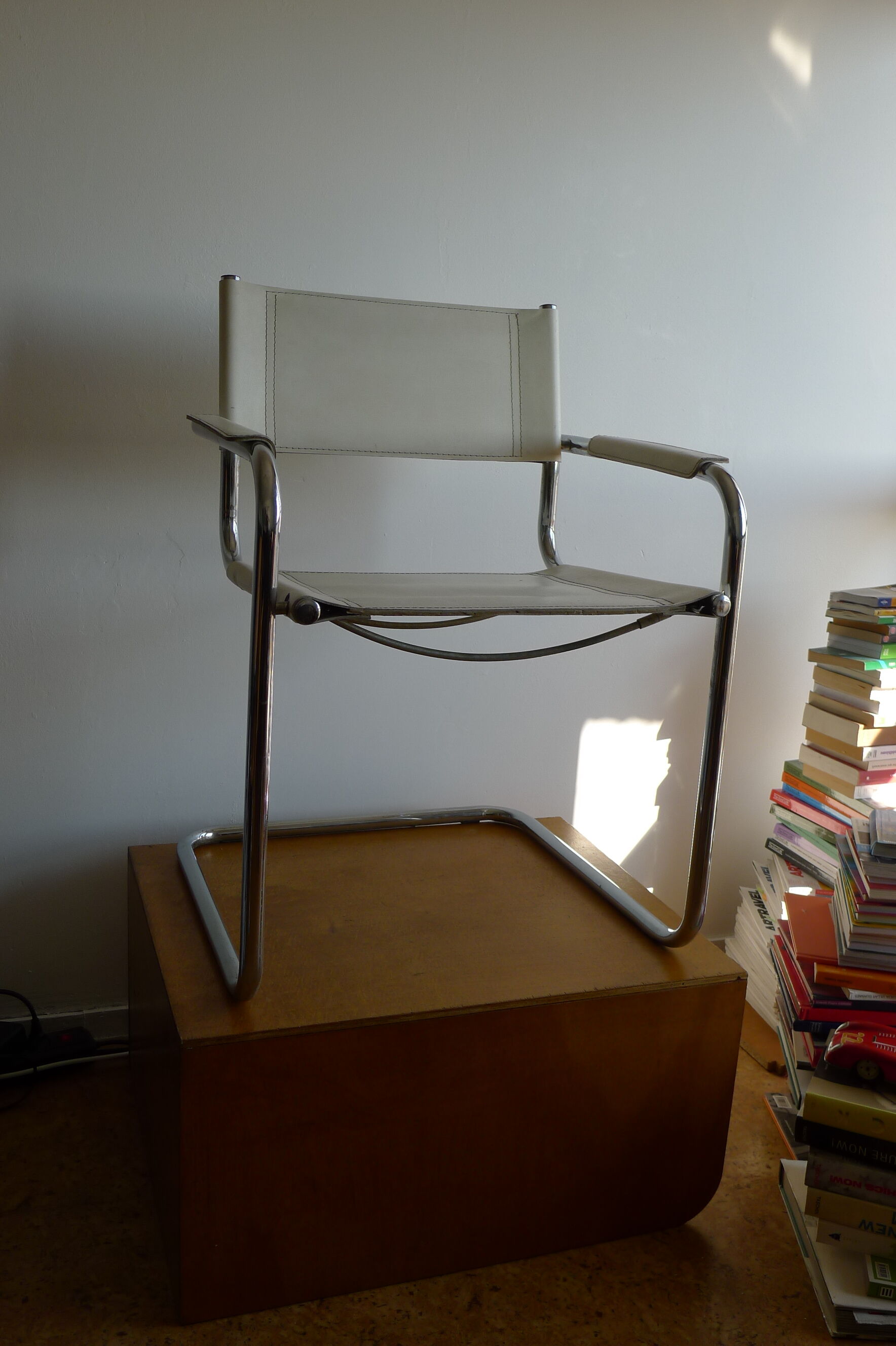 Chaise en métal tubulaire