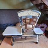 Old scale Testut stainless steel type 401