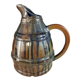 Digoin barrel pitcher