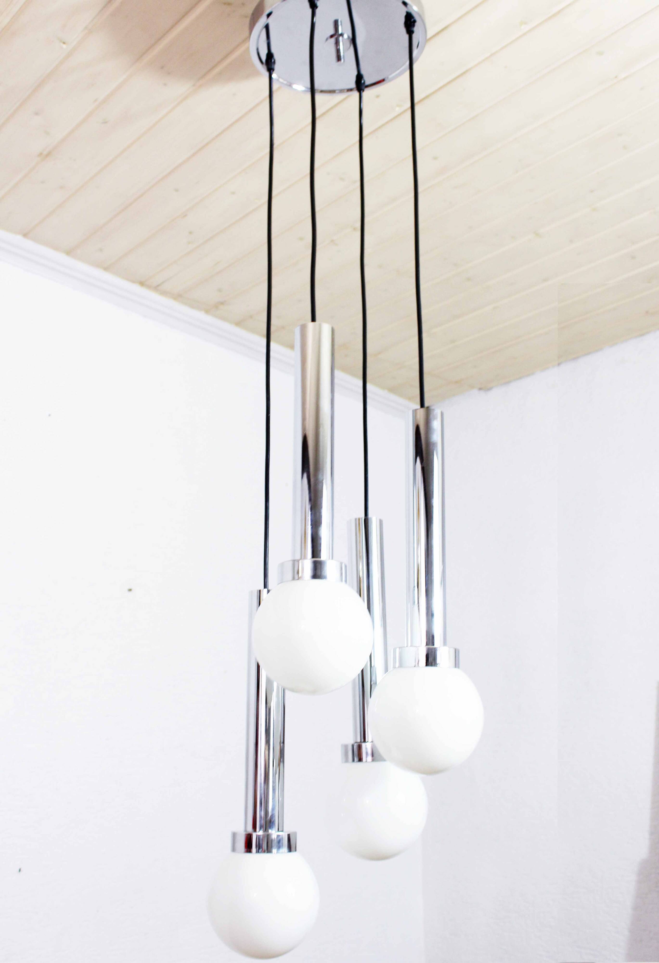 Lustre à suspensions en métal chromé et verre 1970