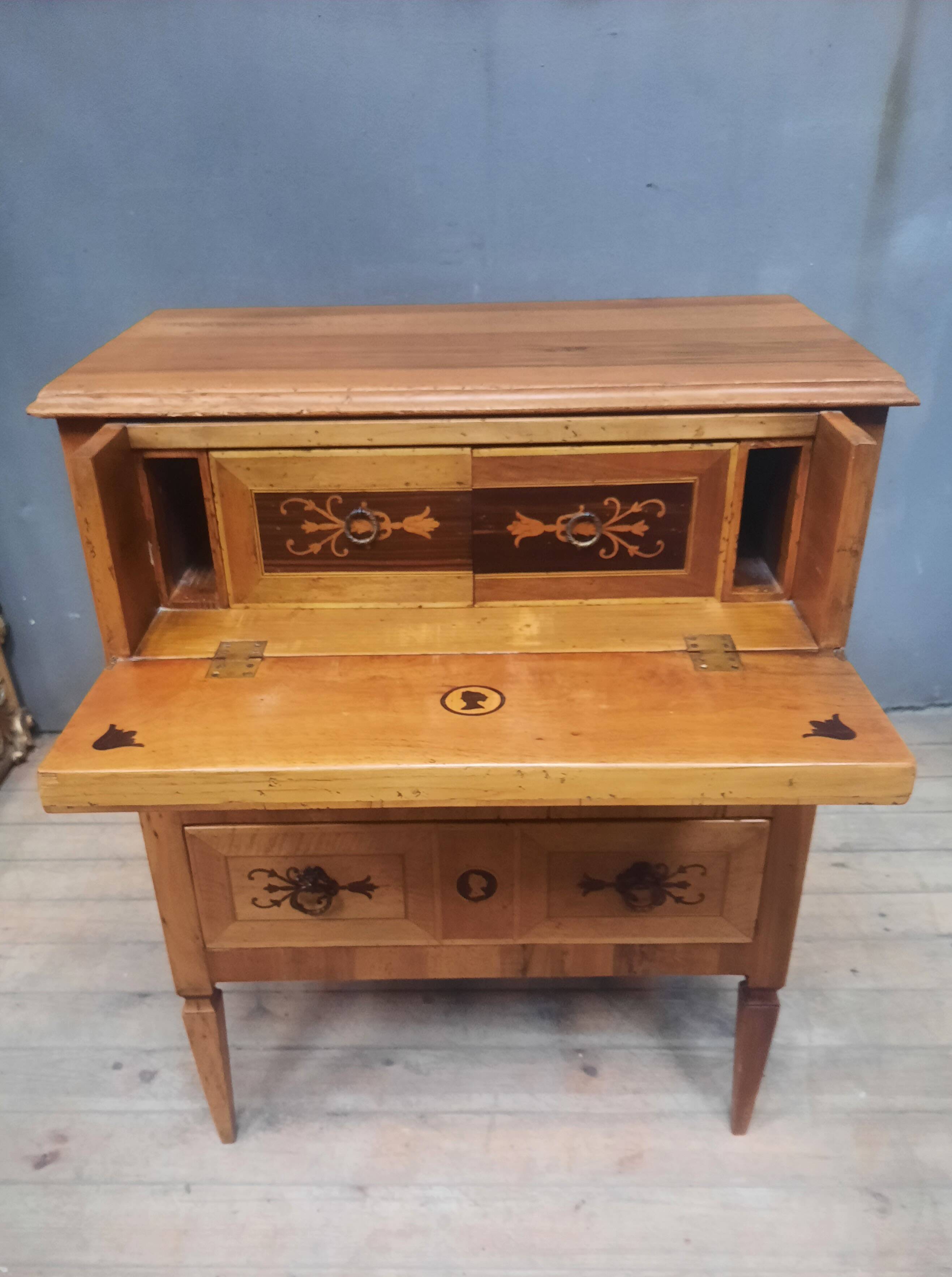 Commode scribane italienne en bois massif