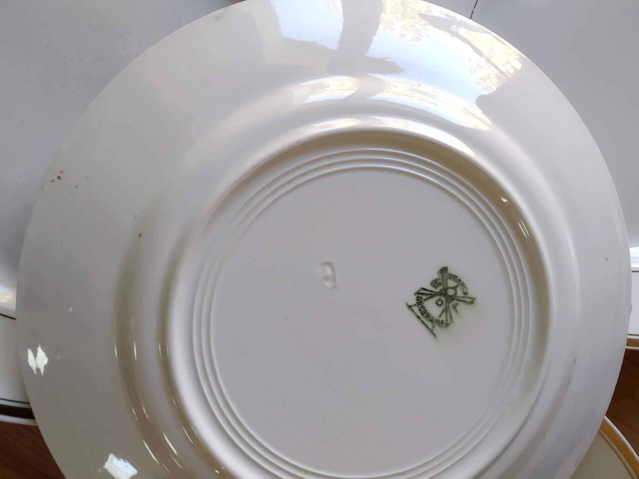 6 Vintage Moulin des Loups Gold-Edged Dinner Plates
