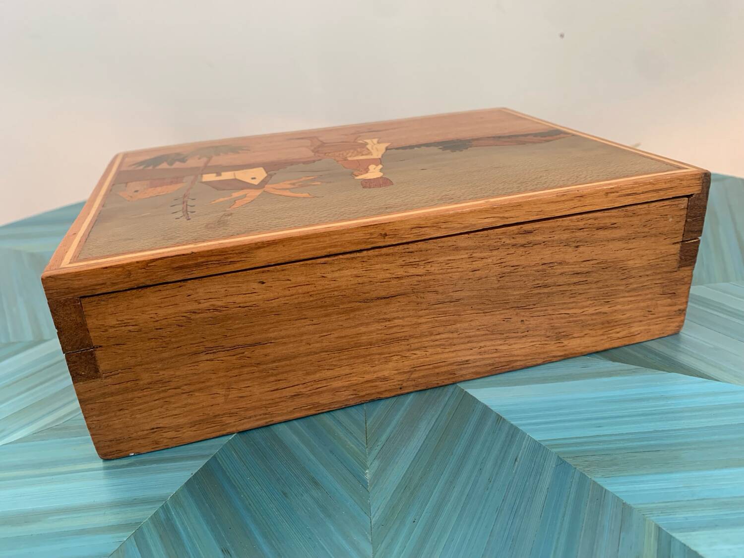 Inlaid wooden box