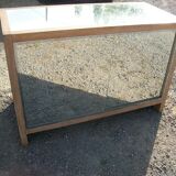 Small vintage buffet of commerce surrounded by mirrors