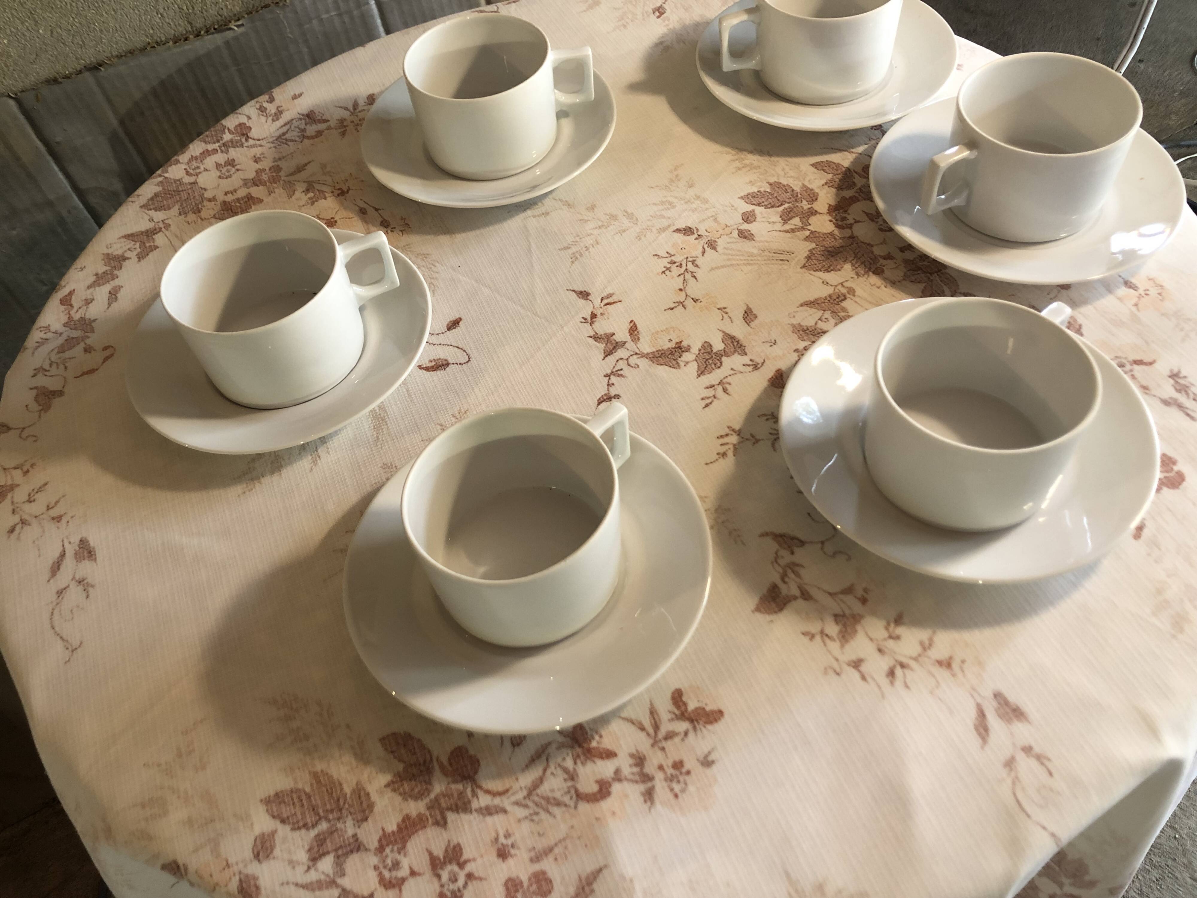 6 tea cups