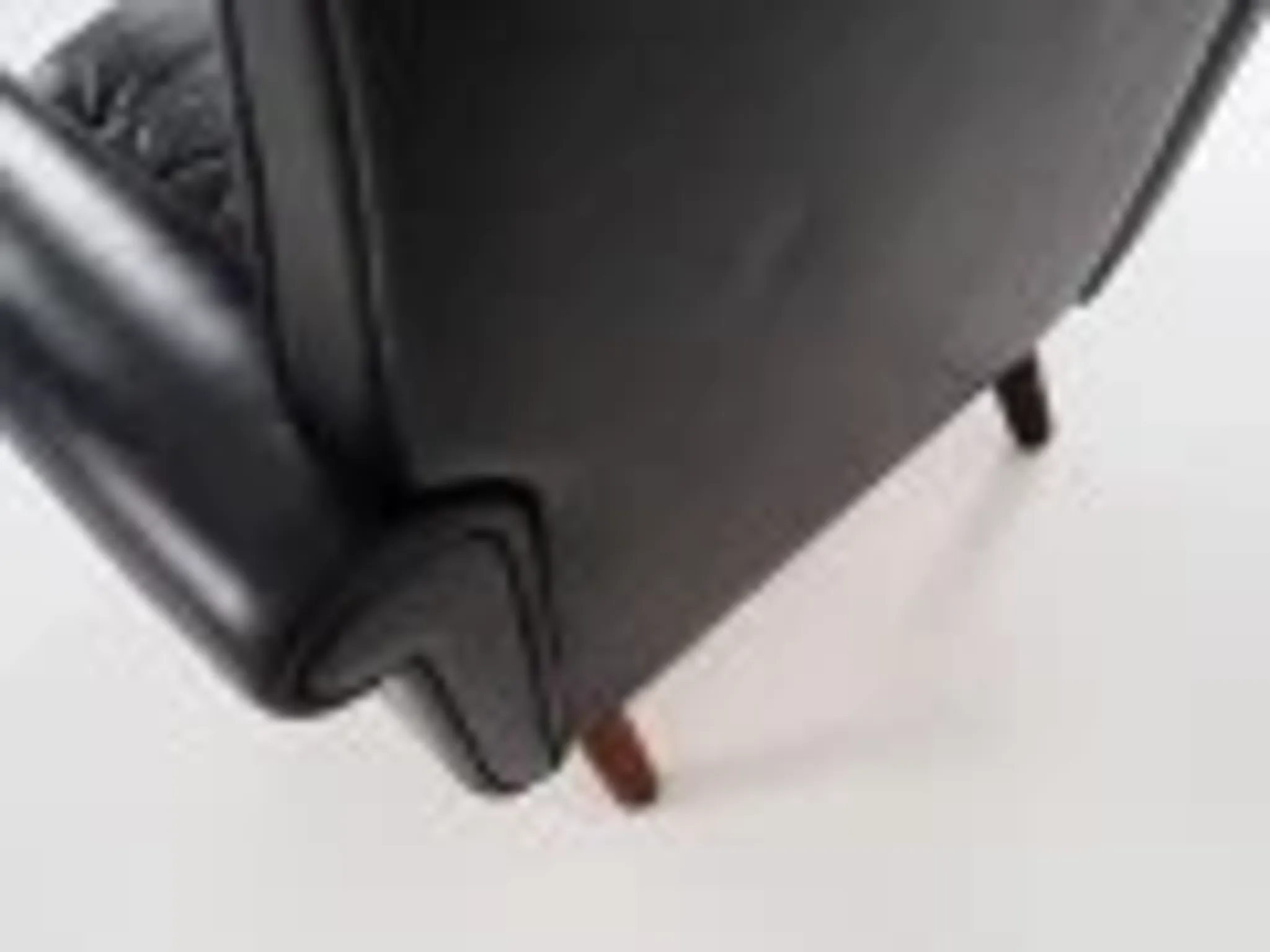 Fauteuil en cuir noir, design danois, années 1970, production : Danemark