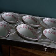 Lawyer's service, porcelain bowls FD Chauvigny