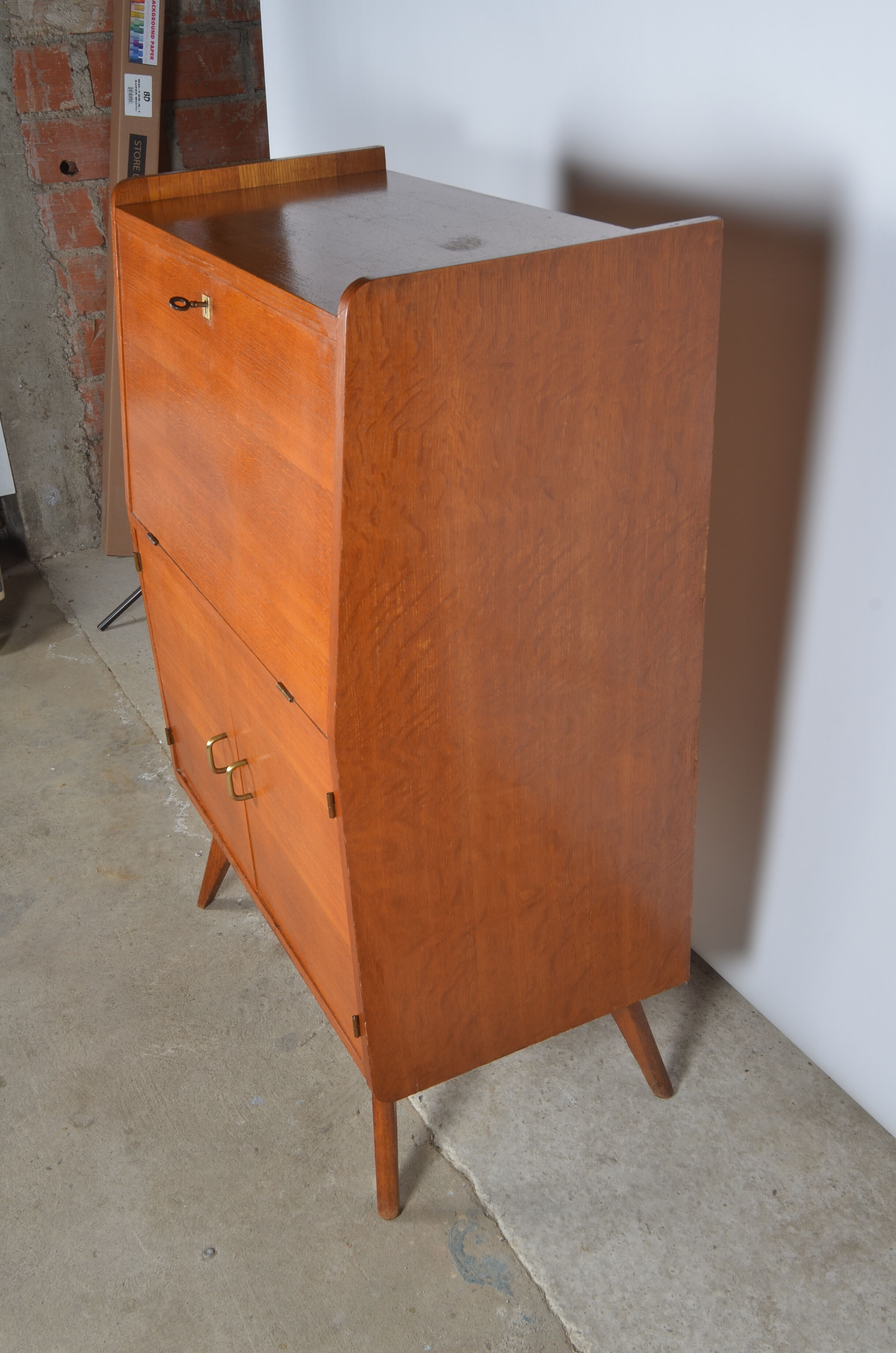 Secretary feet compass 1960