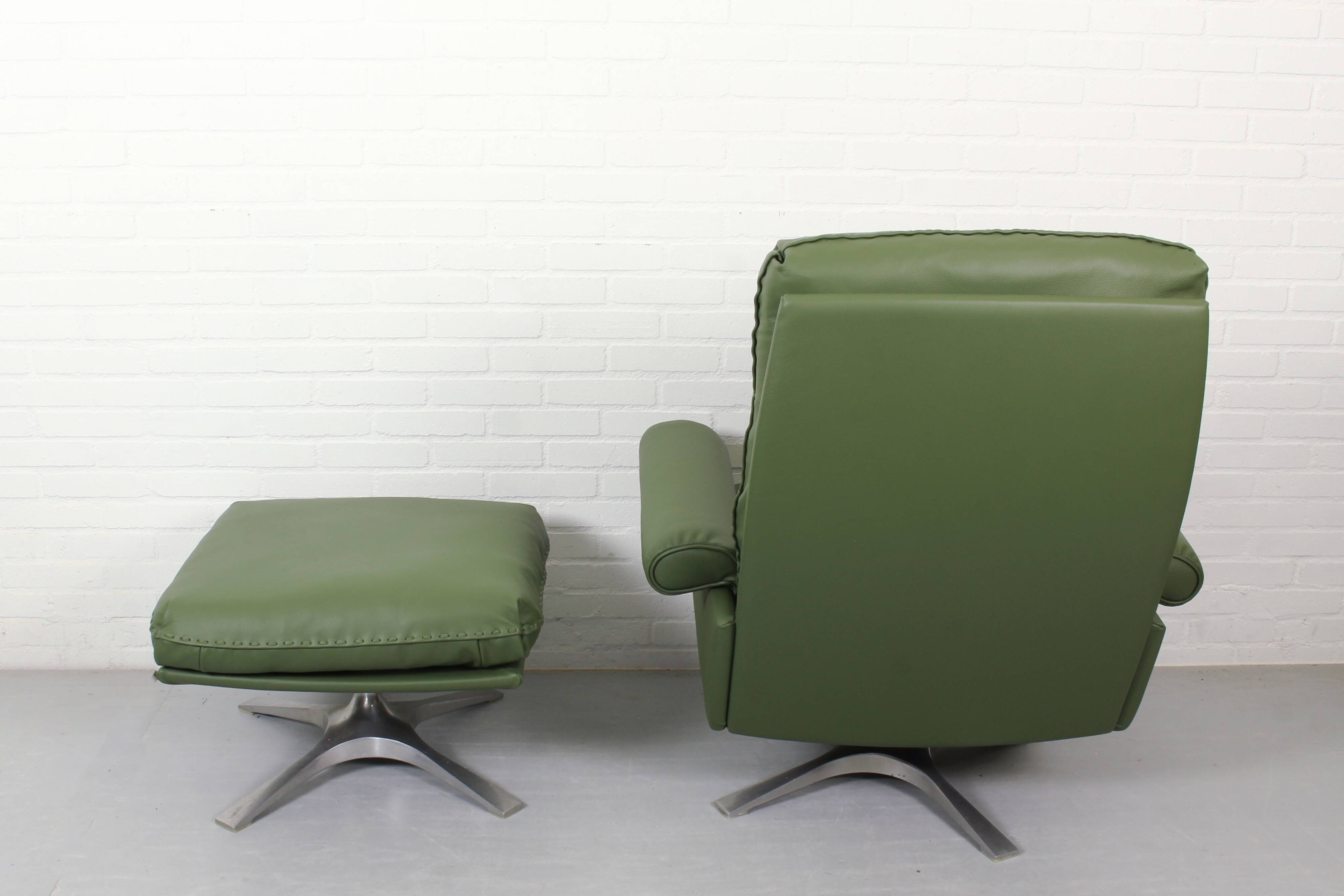 De Sede DS-31 High-Back Lounge Chair & Ottoman, 1970s