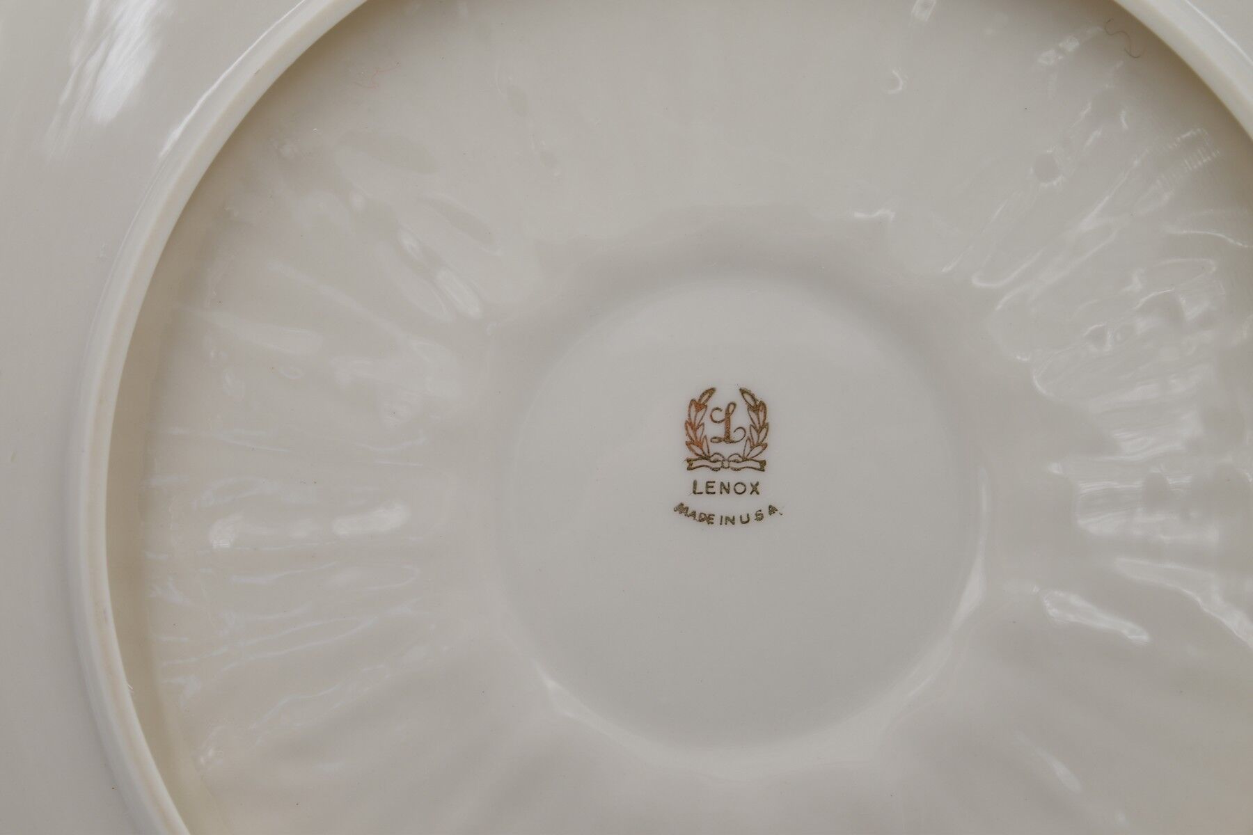 Vintage porcelain dish Lenox USA aperitif or entremets leaves in slight relief