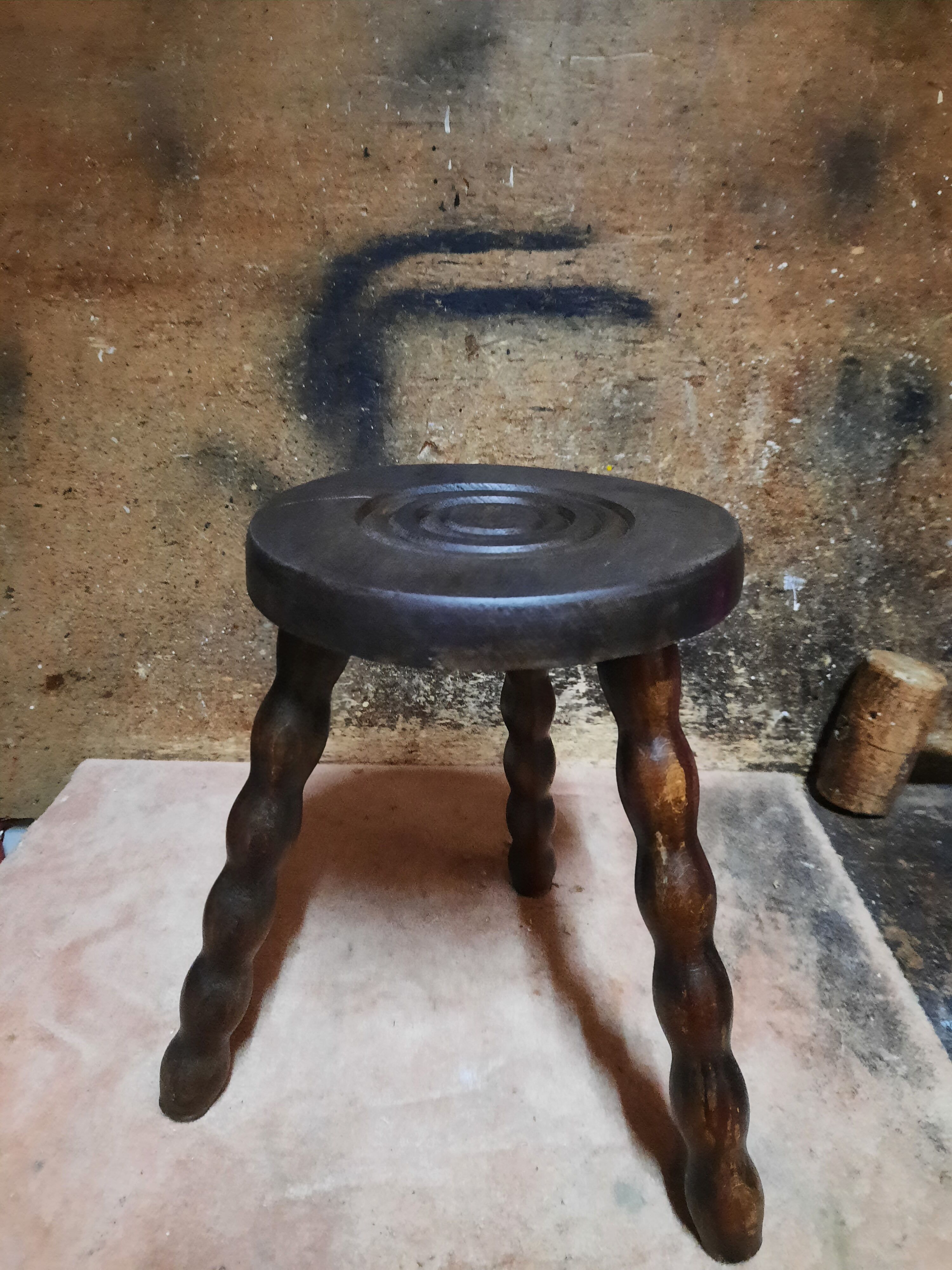 Tripod stool