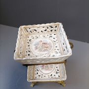 Serviteur faience