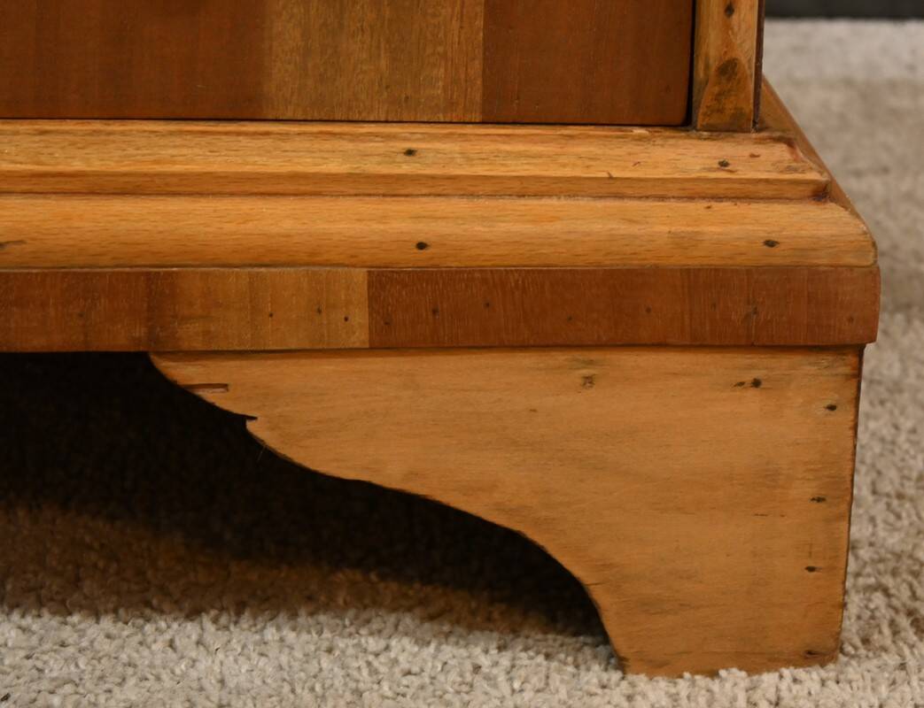 Scriban Showcase in Blond Mahogany, England – 1960