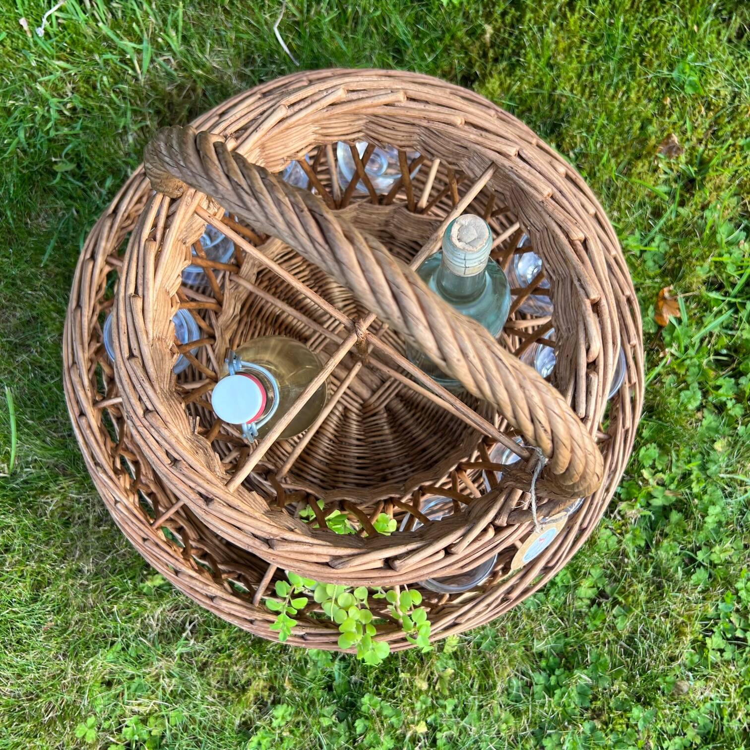 Large wicker bottle & glass basket