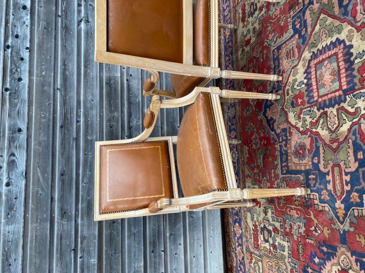 Paire De Fauteuils En Bois Laqué De Style Louis XVI