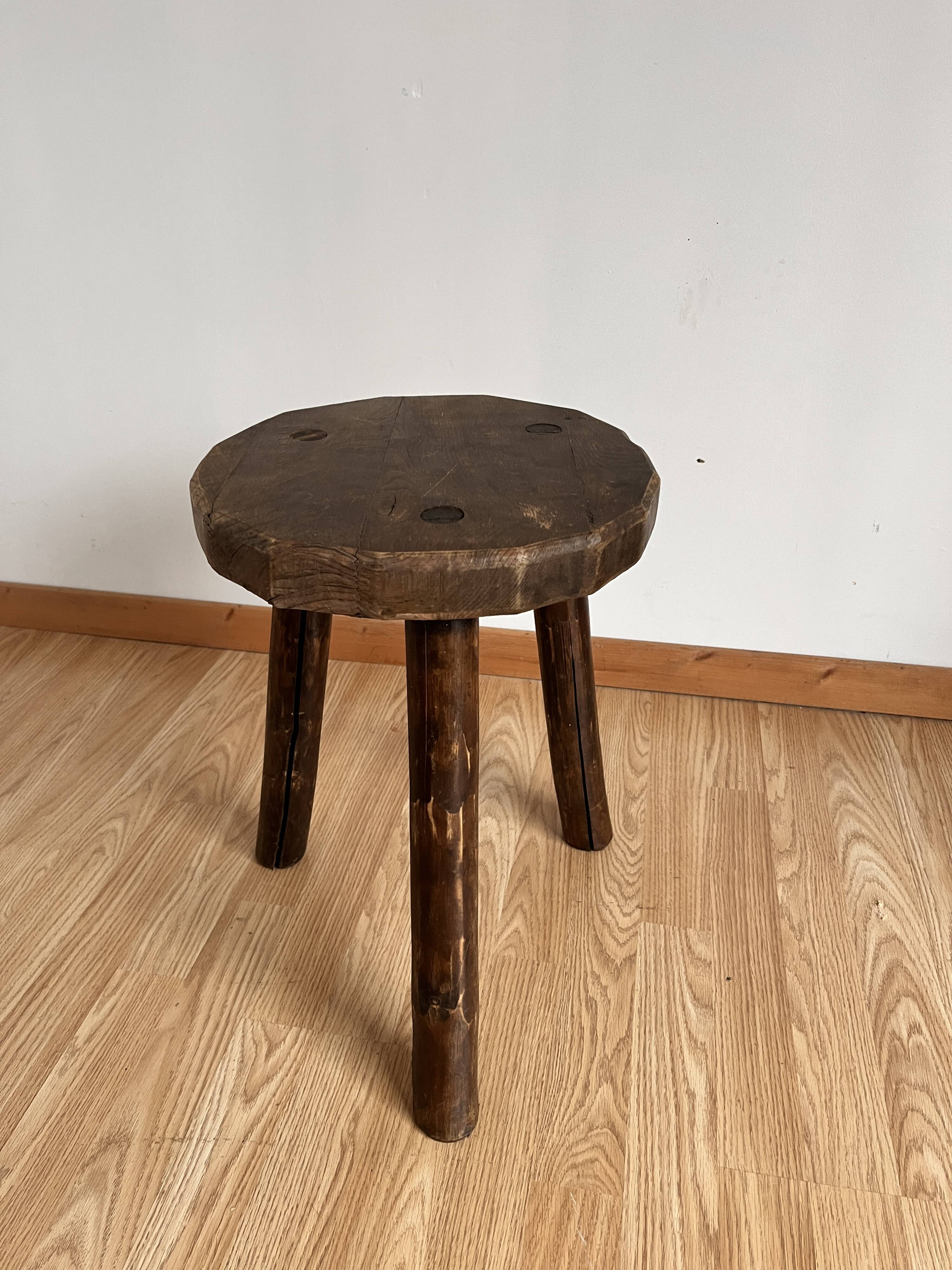 Tabouret tripode