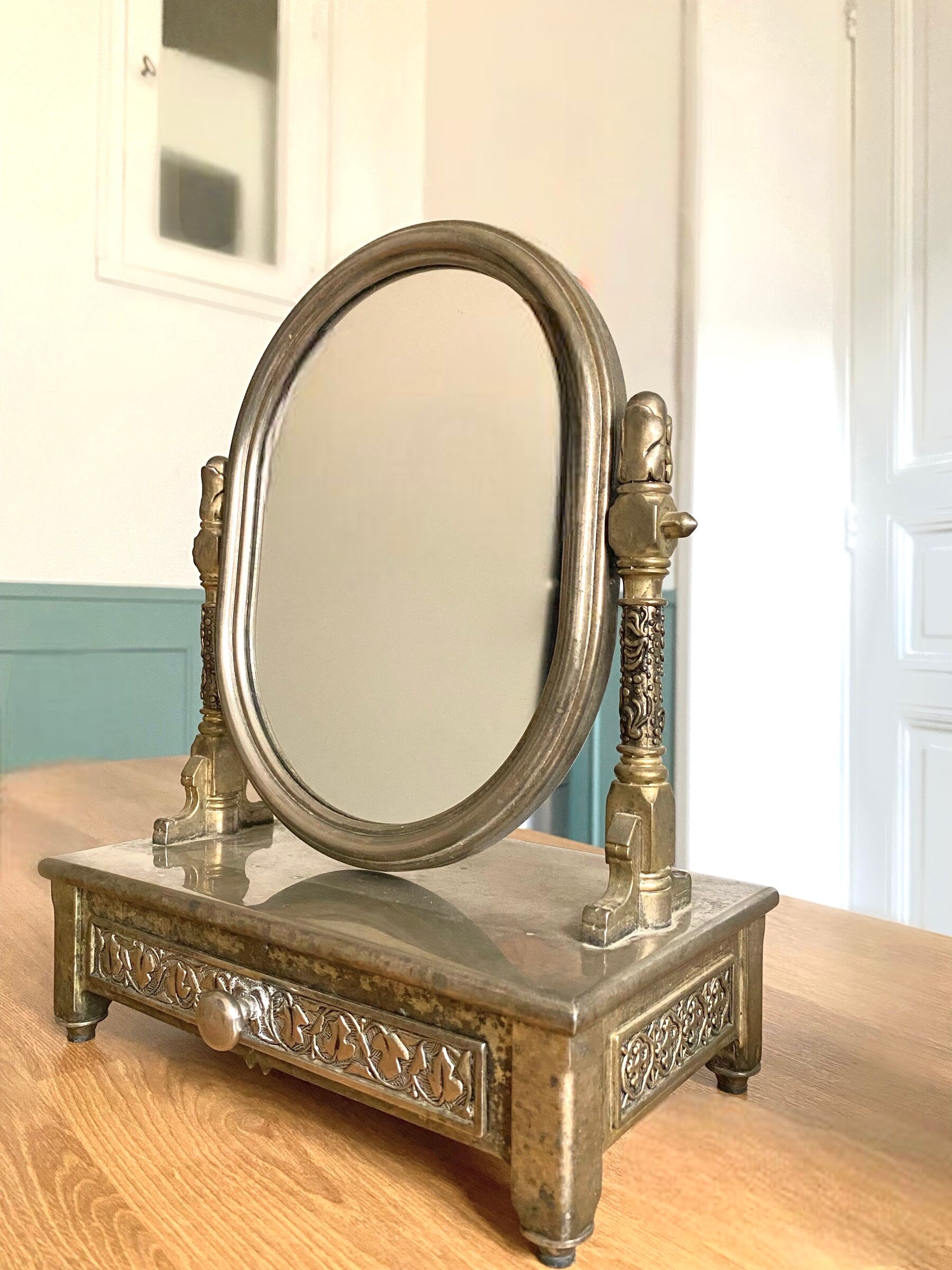 Table mirror, Vera Lucino, silver plated