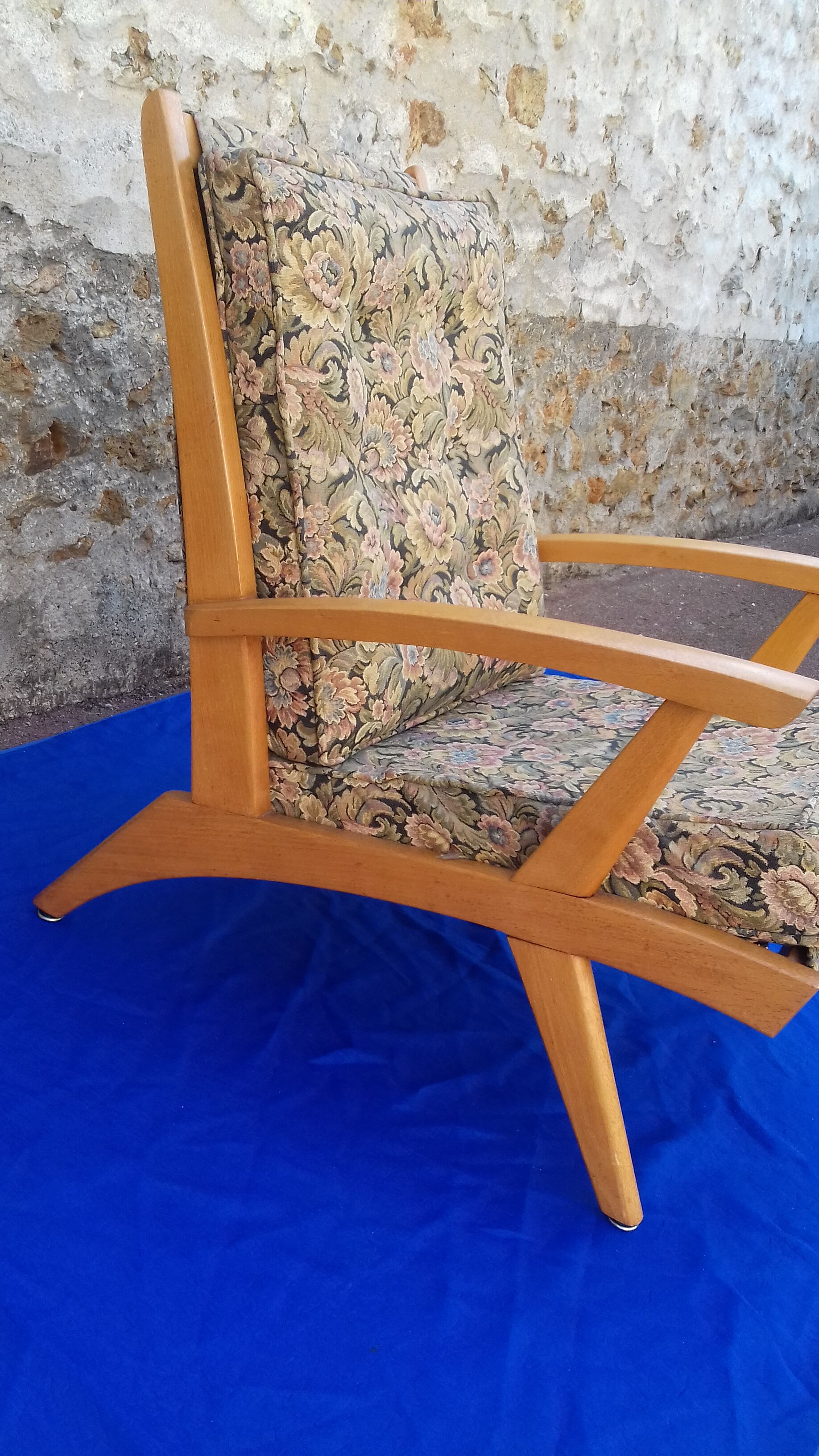 Free-Span edition armchair