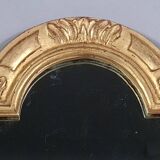 Antique mirror with hat-shaped frame, carved and gilded wood, 46x32 cm D011