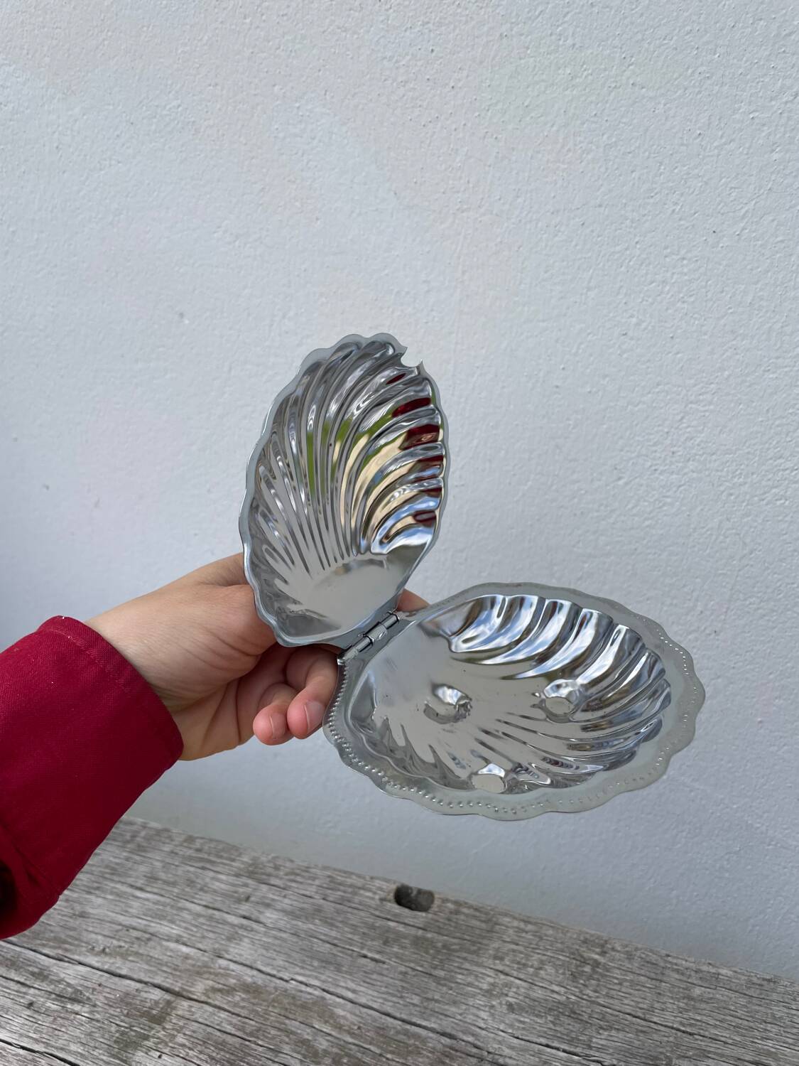 Silver-plated metal shell butter dish