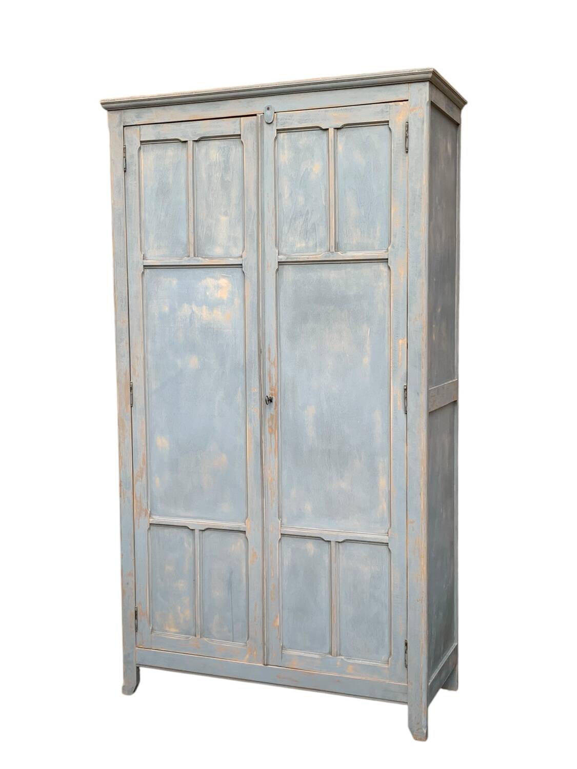 Armoire parisienne ancienne Luterma patine grise bleutée