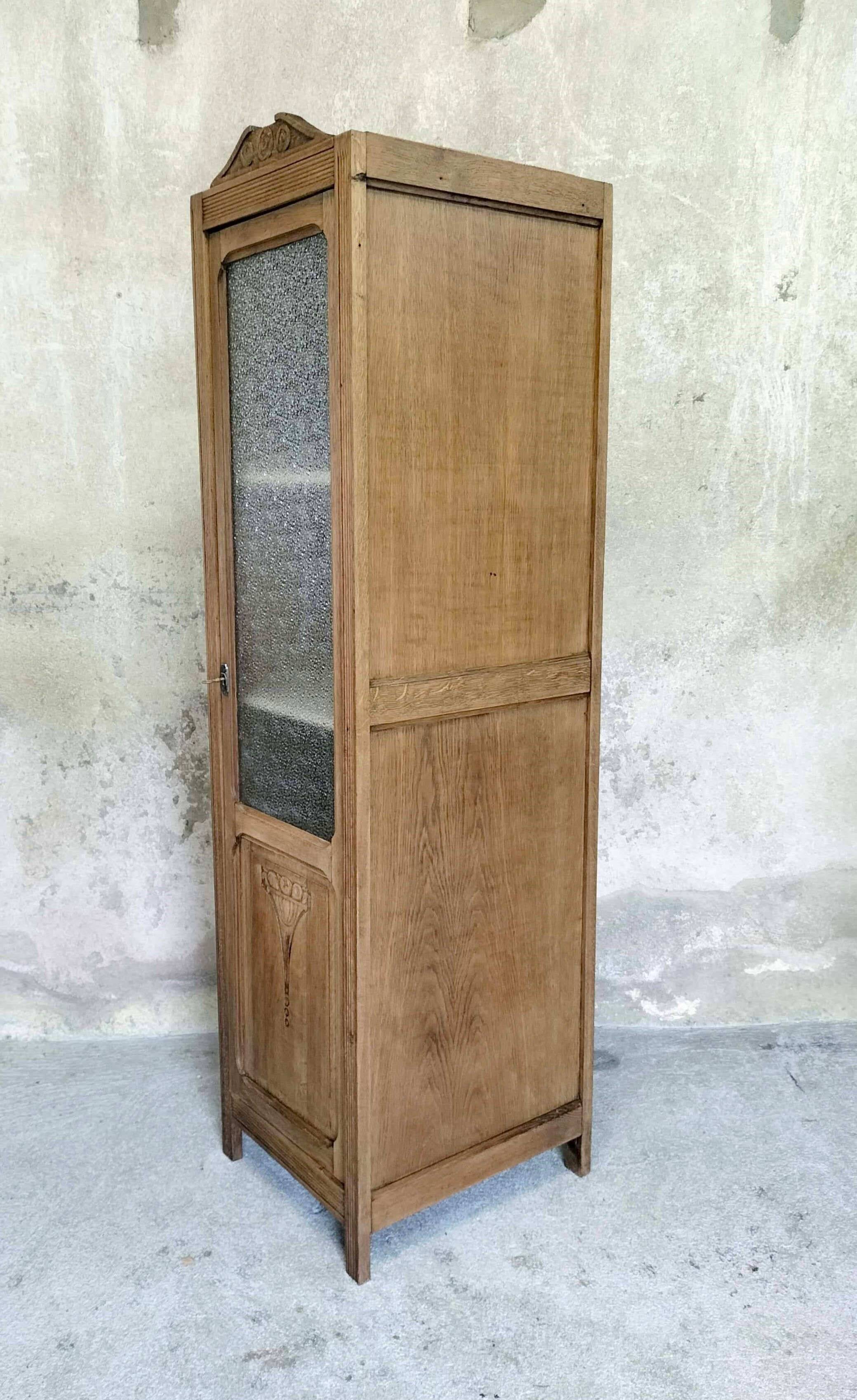 Armoire vitrée vintage