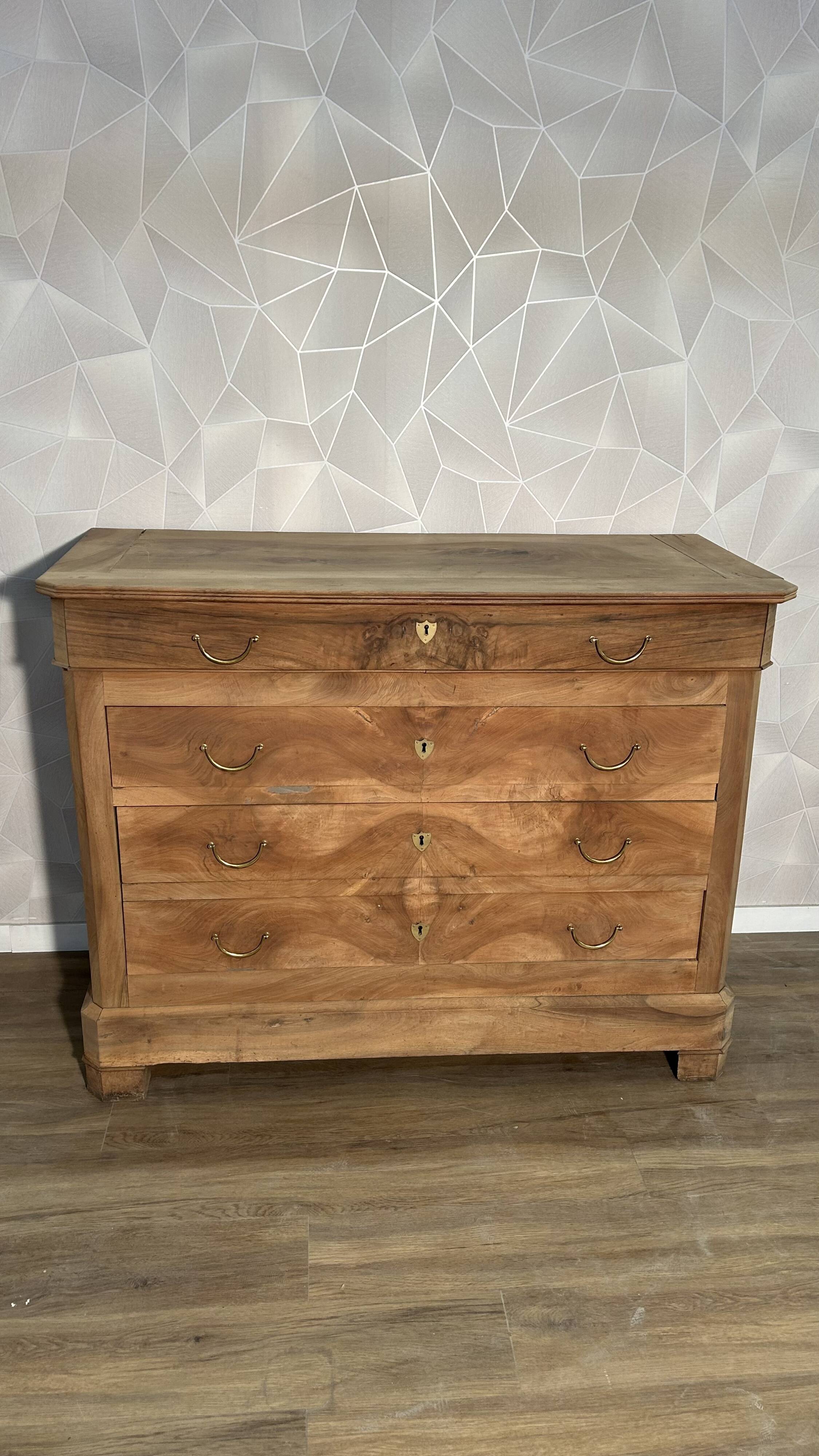 Louis Philipe chest of drawers in solid walnut, airbrushed