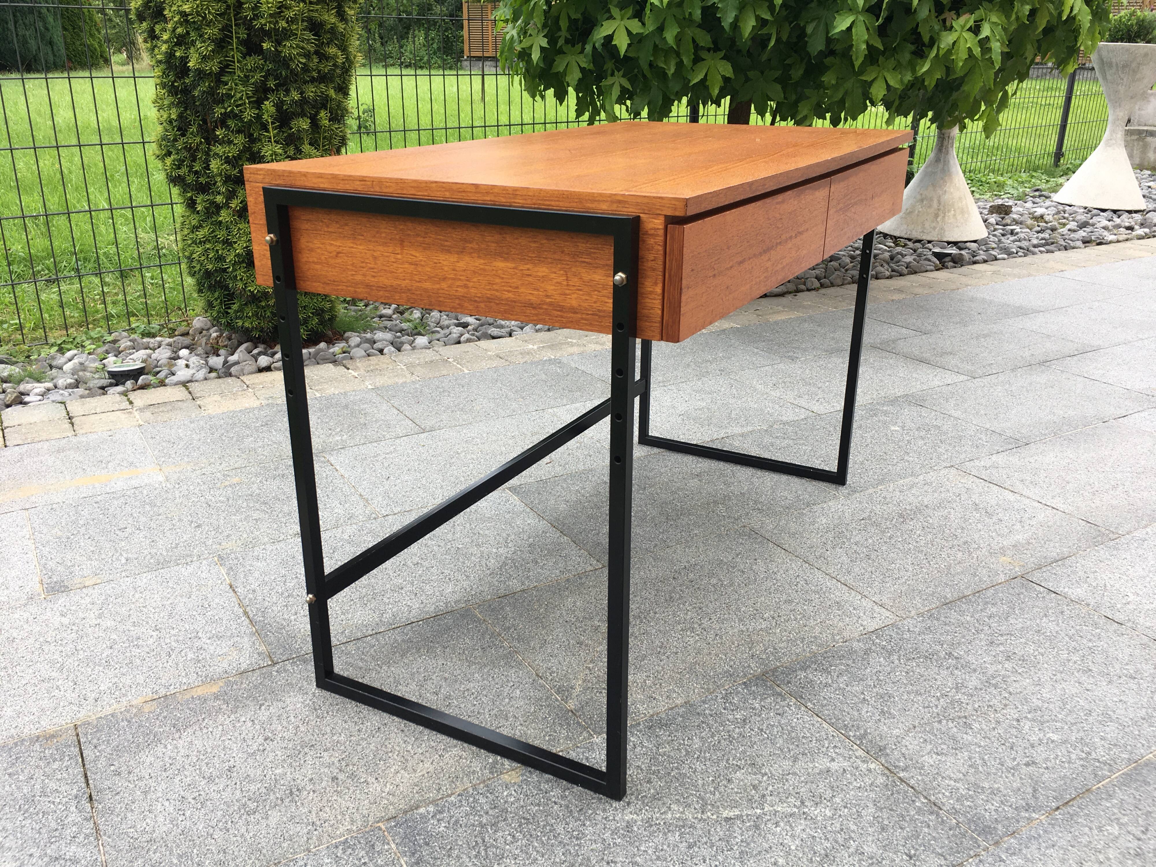 Minimalist design desk 70s