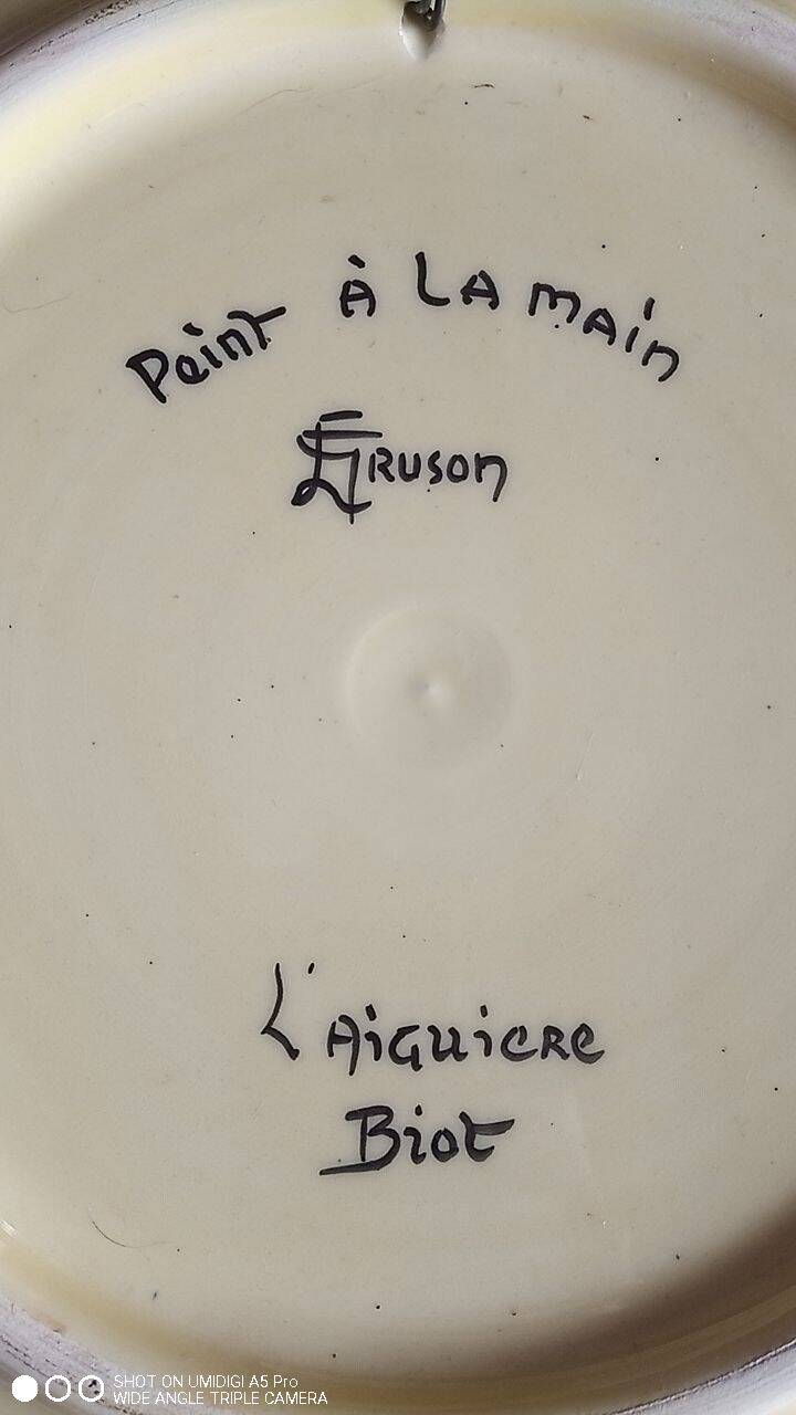 Biot ceramic - plate signed l'aiguiere - L. Gruson - hand painted - 25cm