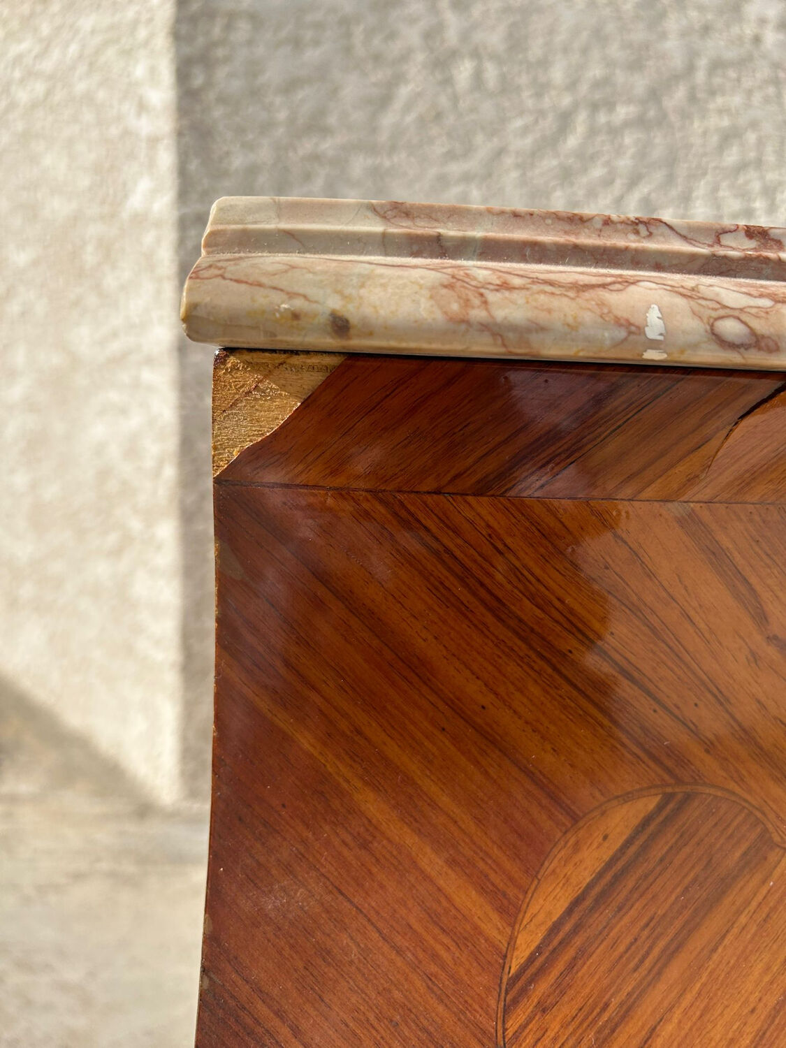 Rosewood chest of drawers