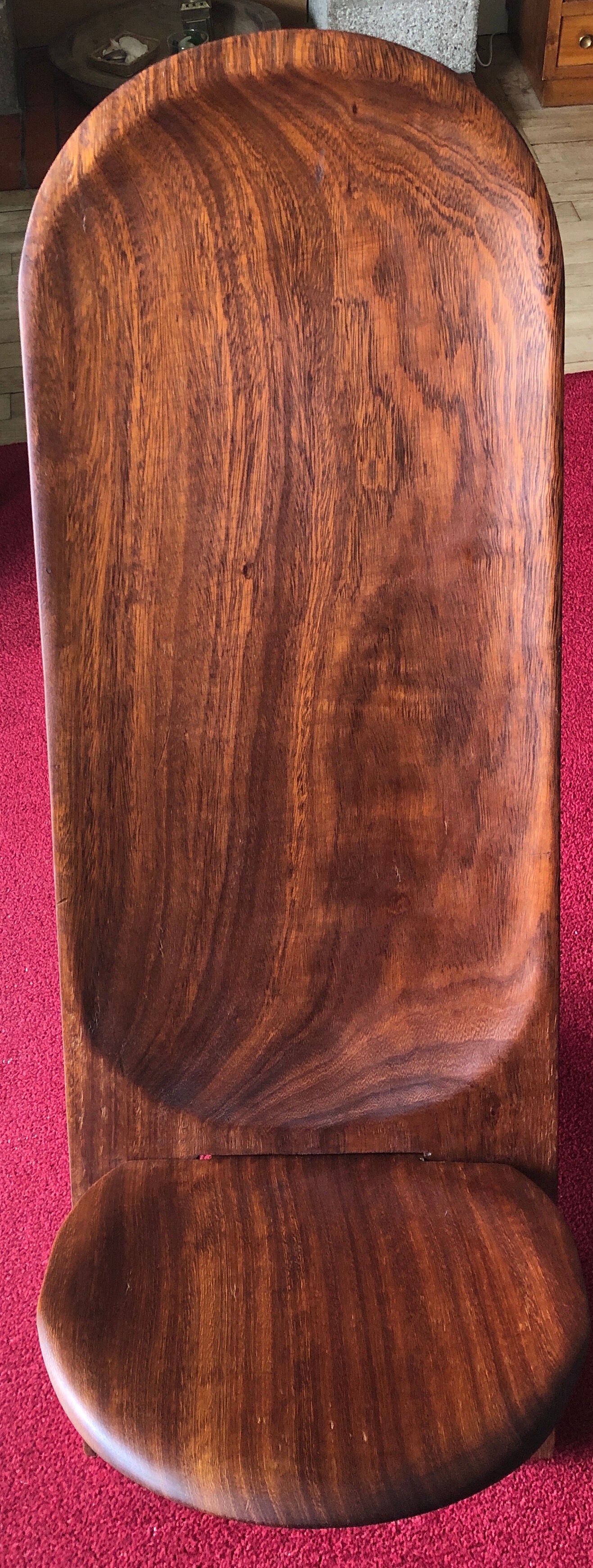 Fauteuil à palabre en bois d'irokonon sculpté